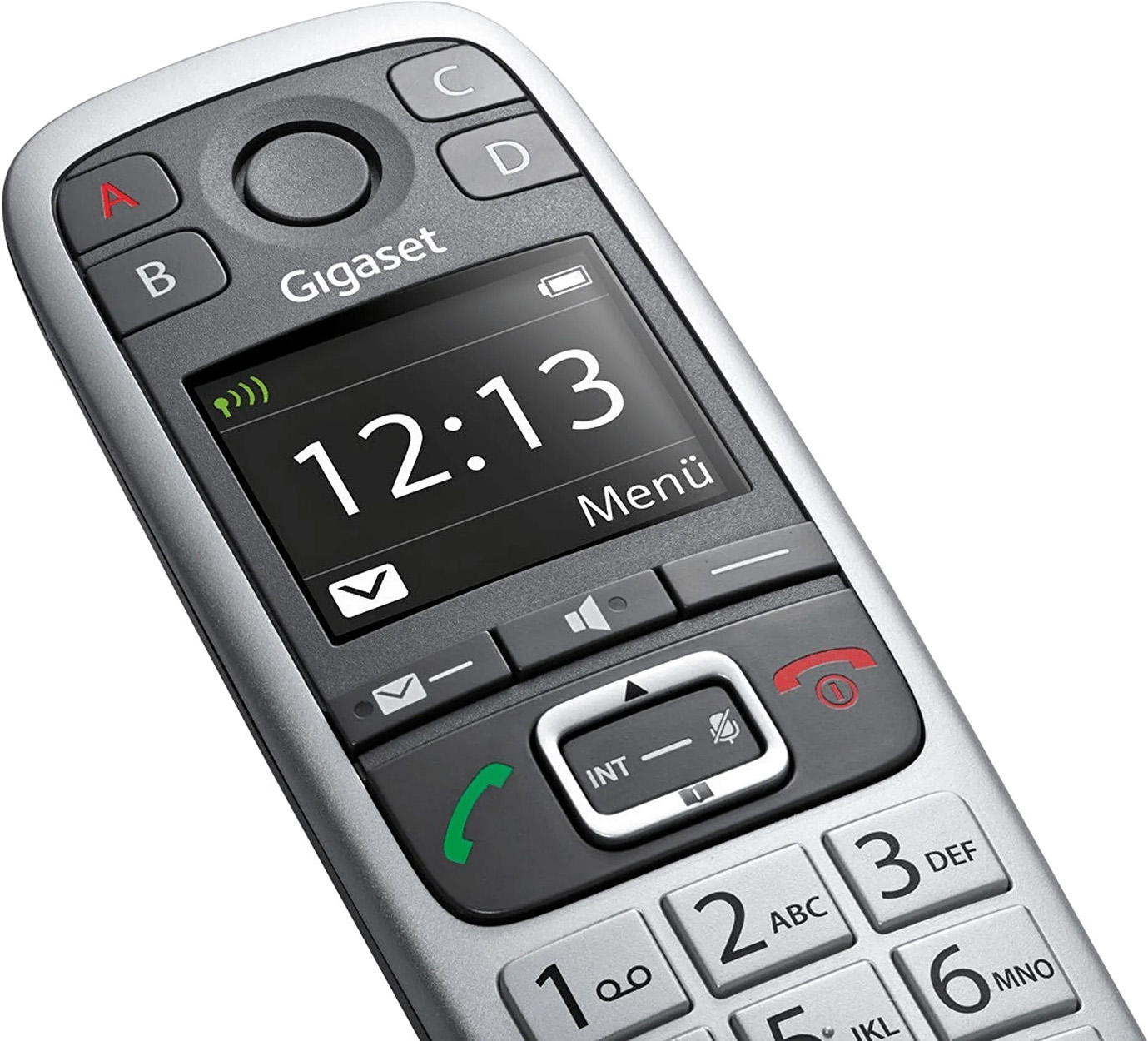 Teléfono Gigaset plateado. La pantalla muestra la hora y las opciones del menú. Los botones son visibles.