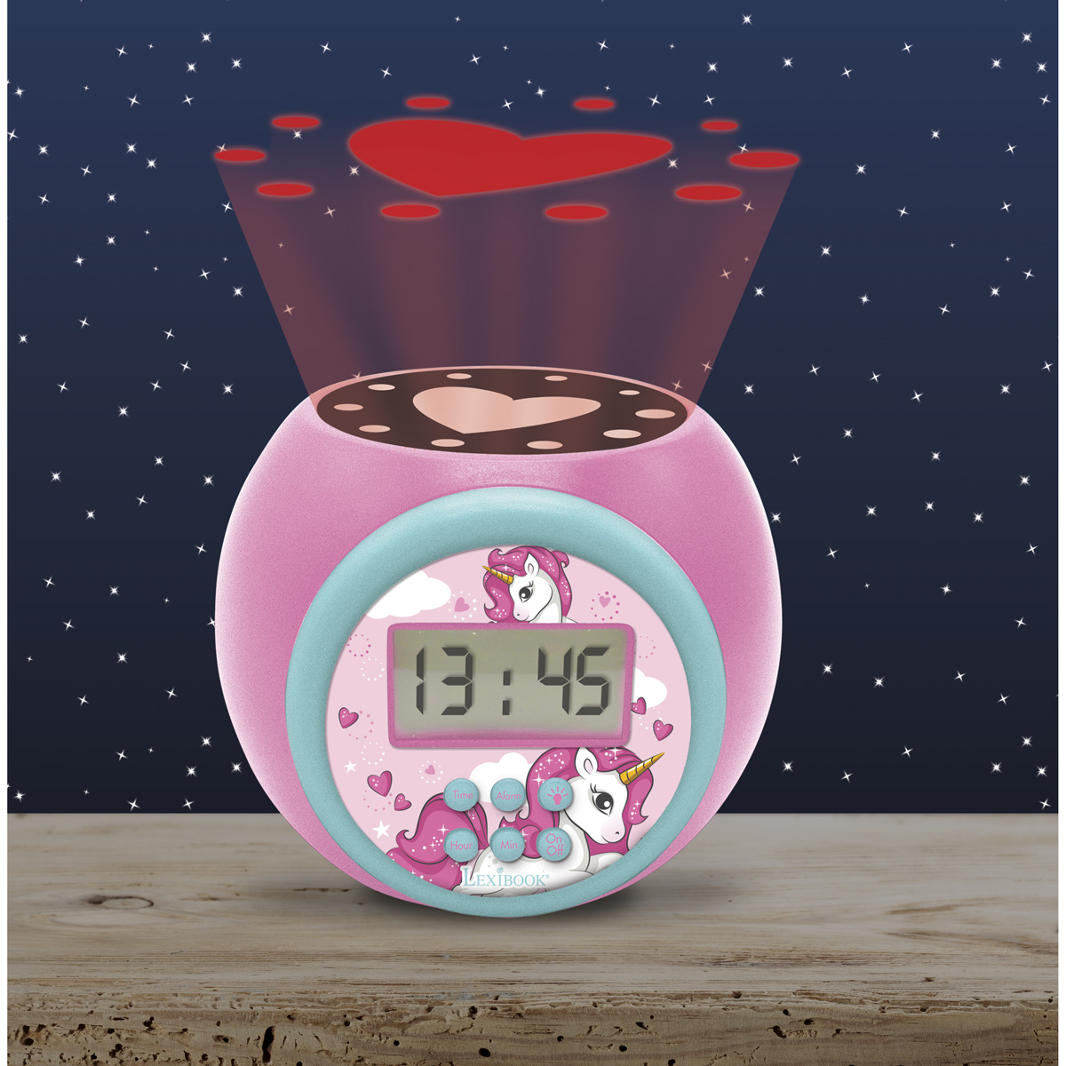 Orologio unicorno rosa con proiezione a cuore. Ora: 13:45. Stelle sullo sfondo.