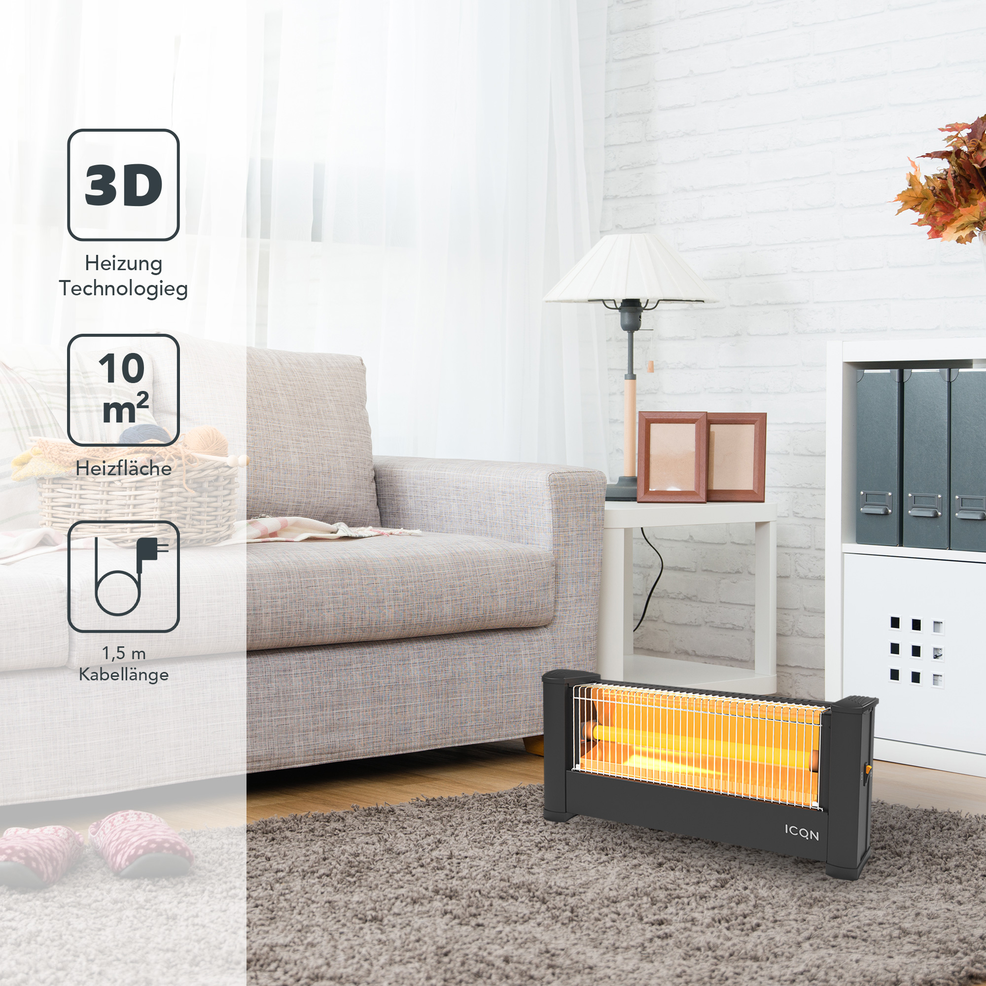 Ein schwarzer Elektroheizer auf einem braunen Teppich in einem Wohnzimmer. Er hat ein glühendes Element und Textsymbole.