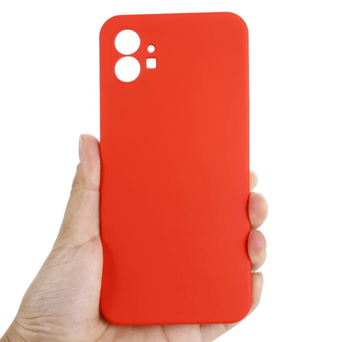 Eine Hand, die eine leuchtend rote Handyhülle mit Kameraausschnitten hält.