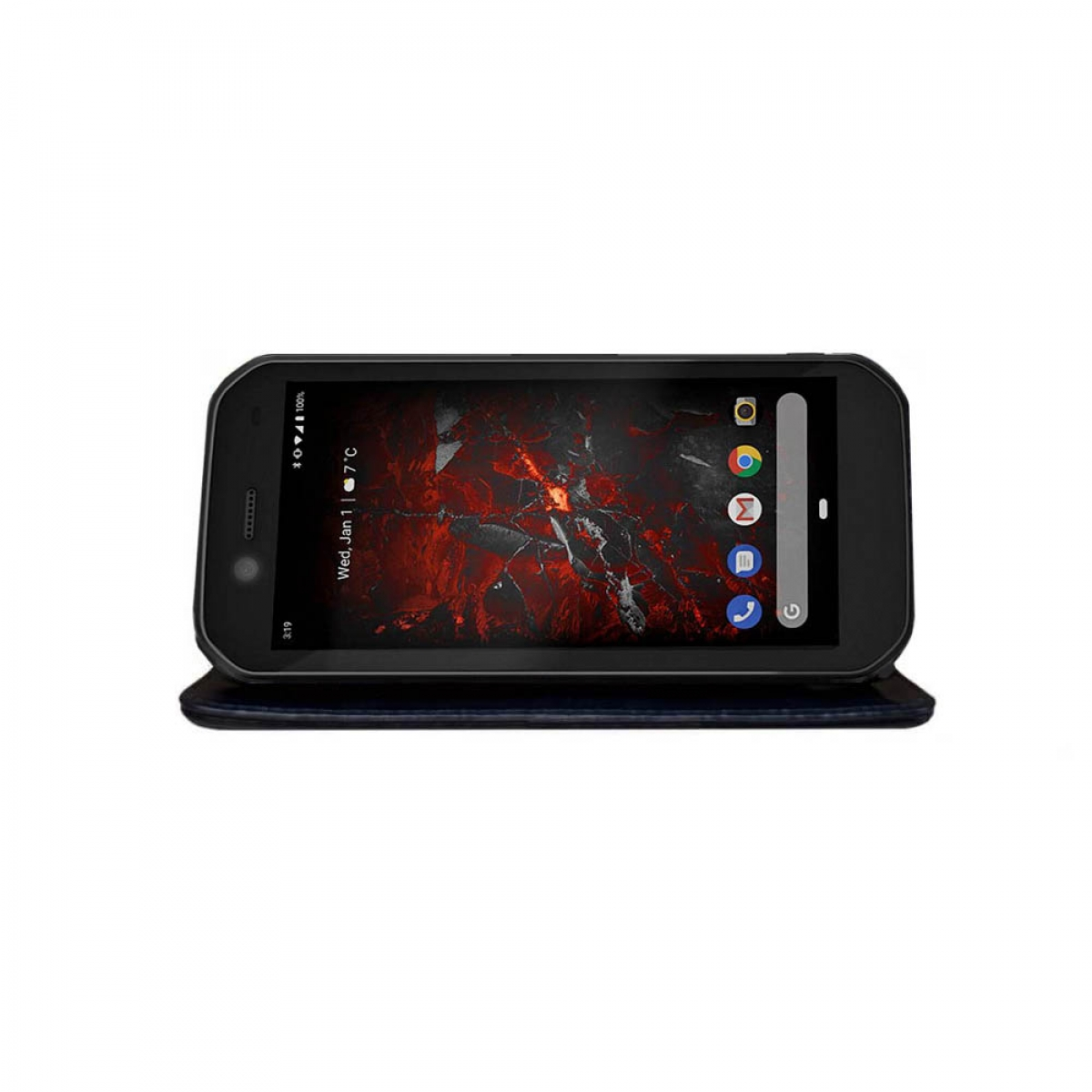 Ein schwarzes, robustes Smartphone auf einem Ständer, das Uhrzeit, Datum und Apps auf dem Bildschirm anzeigt.