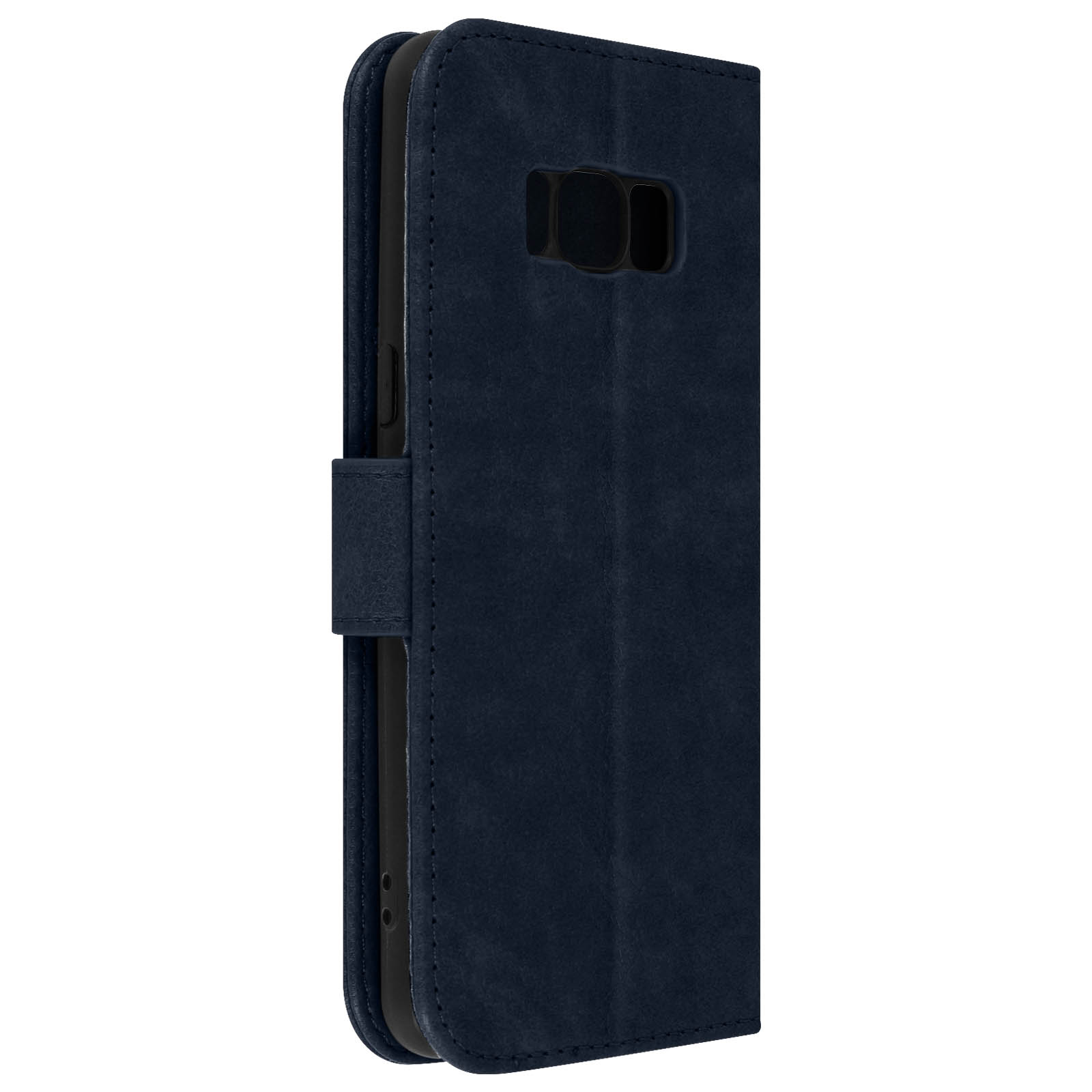 Una funda de teléfono azul oscuro con cierre magnético, en un estudio.
