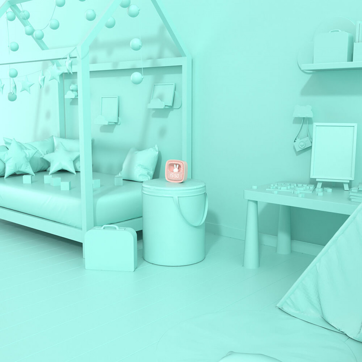 Ein Raum in Pastellfarbe. Ein Bett, ein Beistelltisch und ein Koffer sind sichtbar. Eine Uhr auf dem Tisch.