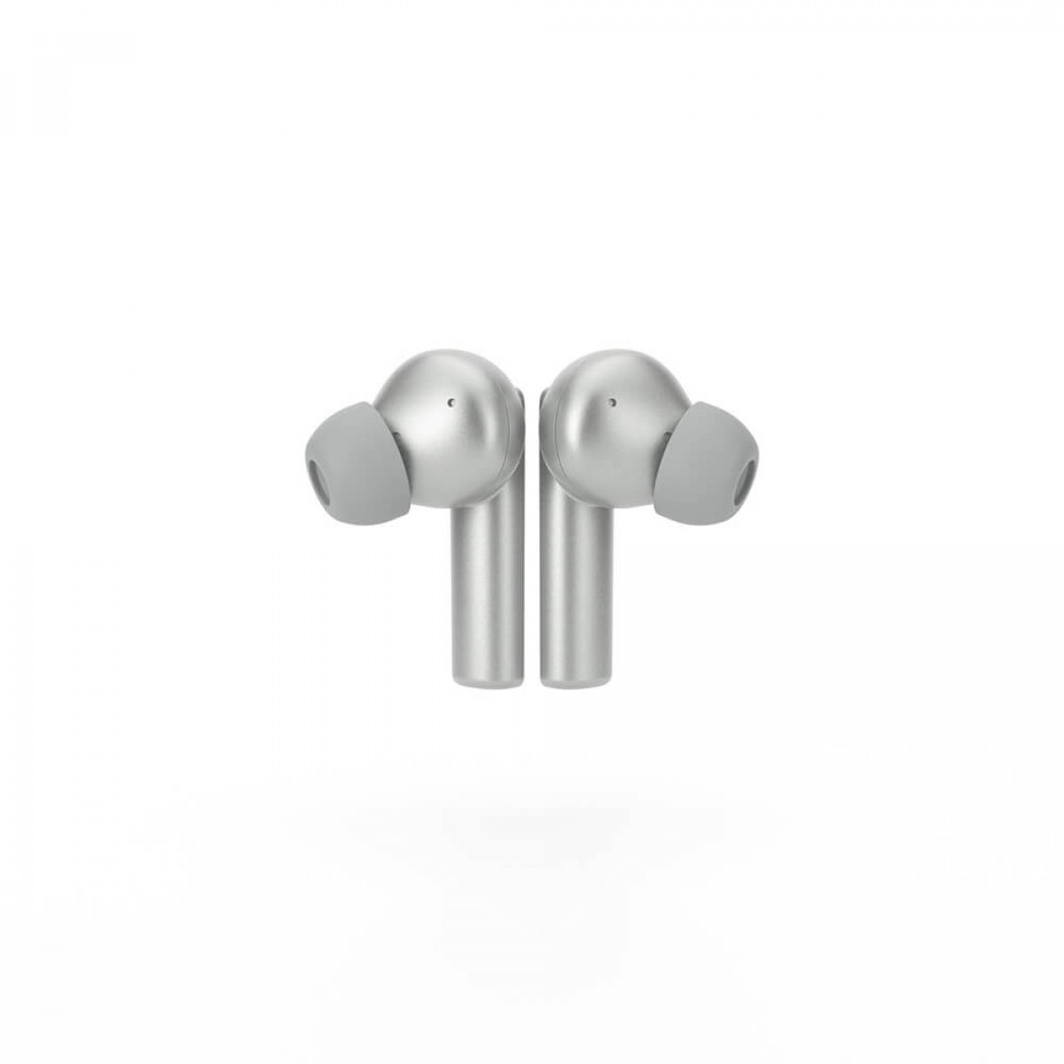 Auricolari wireless argentati, gommini grigi, su sfondo bianco.