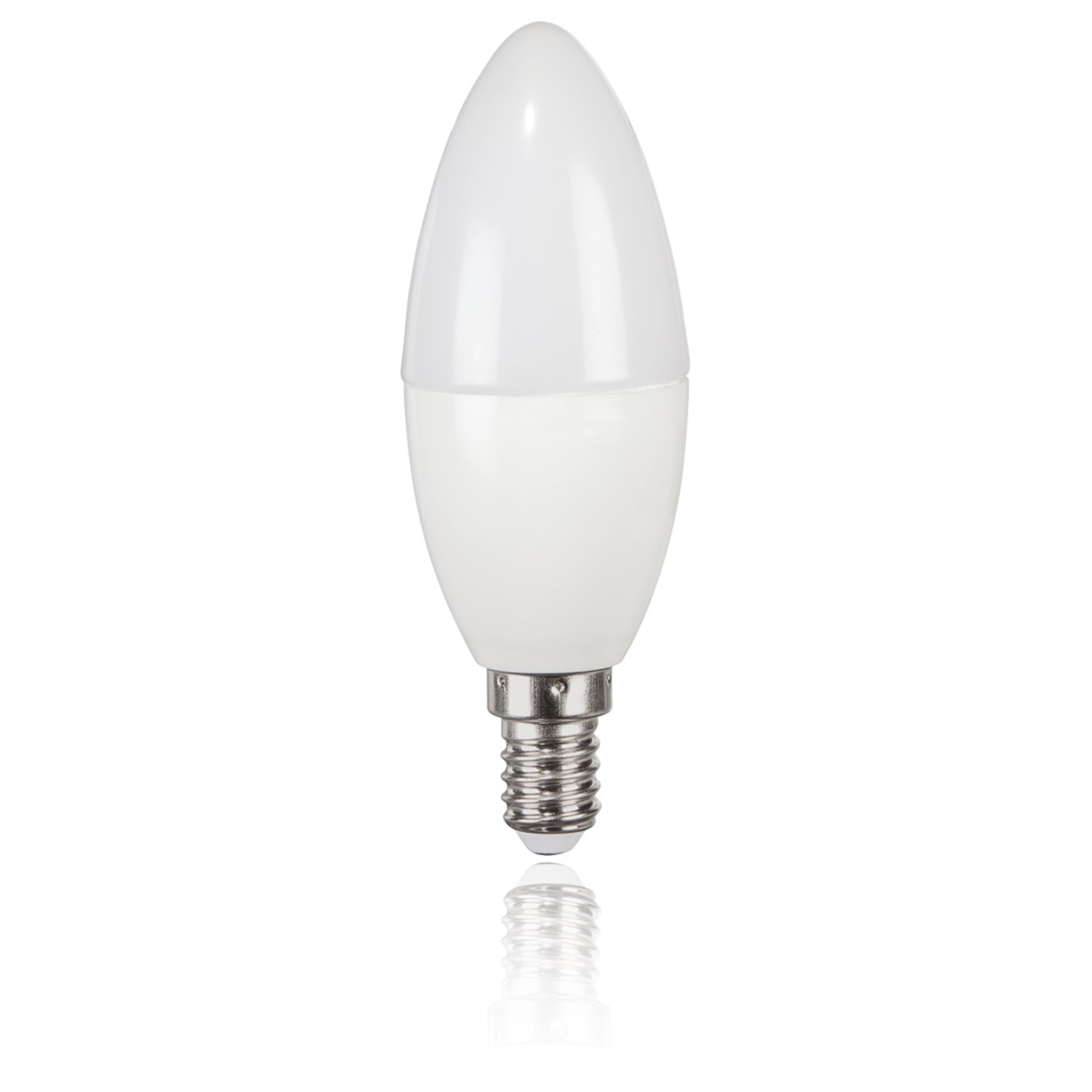 Eine weiße LED-Glühbirne mit metallischem Sockel auf weißer Oberfläche mit Reflexion.