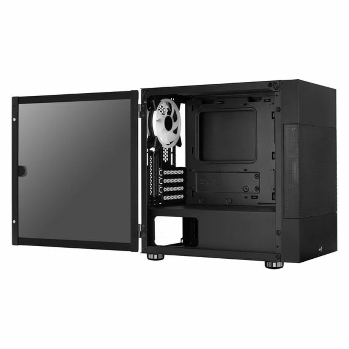 Un case per computer nero con la porta laterale aperta. Una ventola è visibile all'interno.