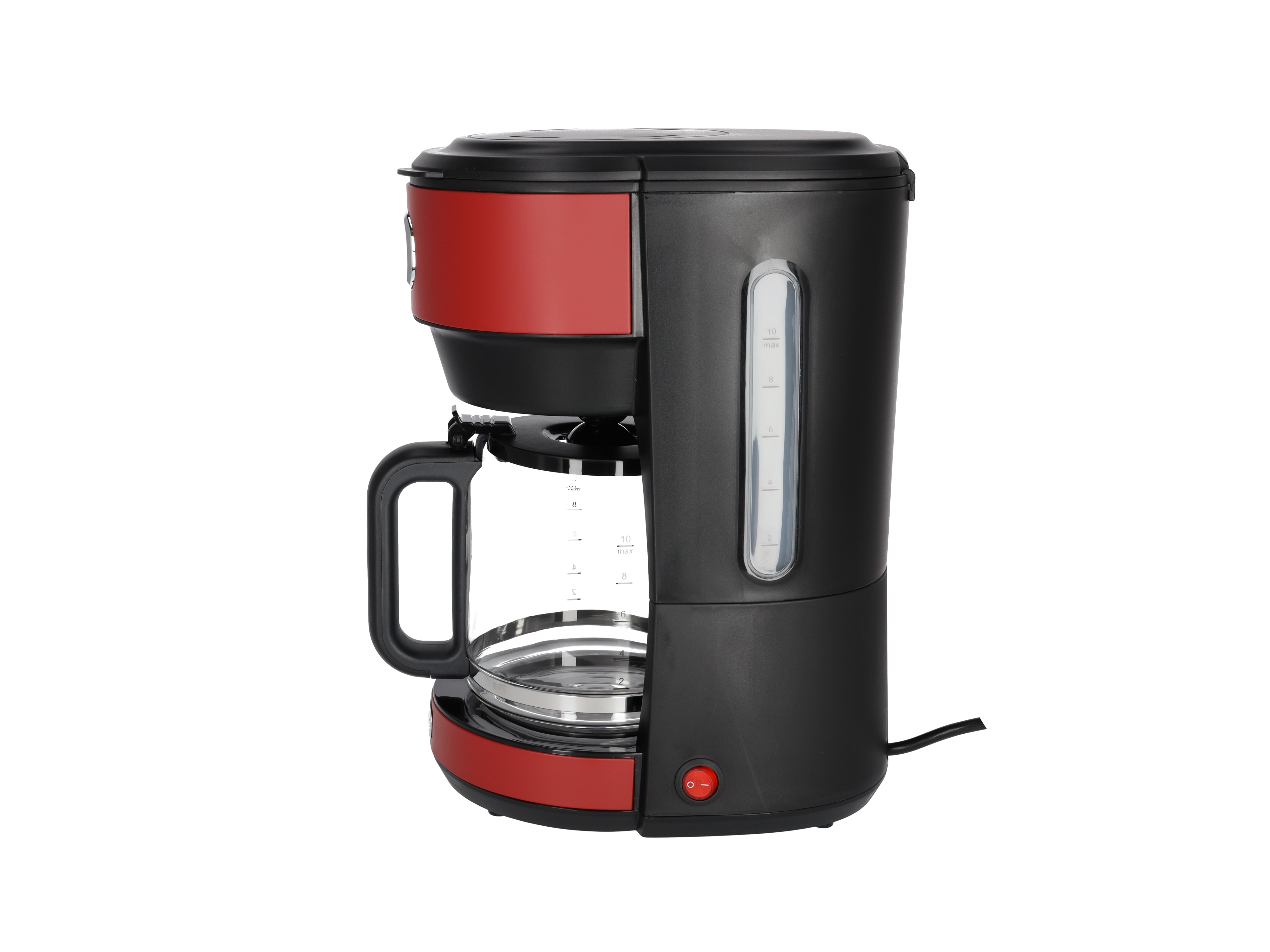 Eine schwarz-rote Kaffeemaschine mit einer Glaskaraffe. Weißer Hintergrund.
