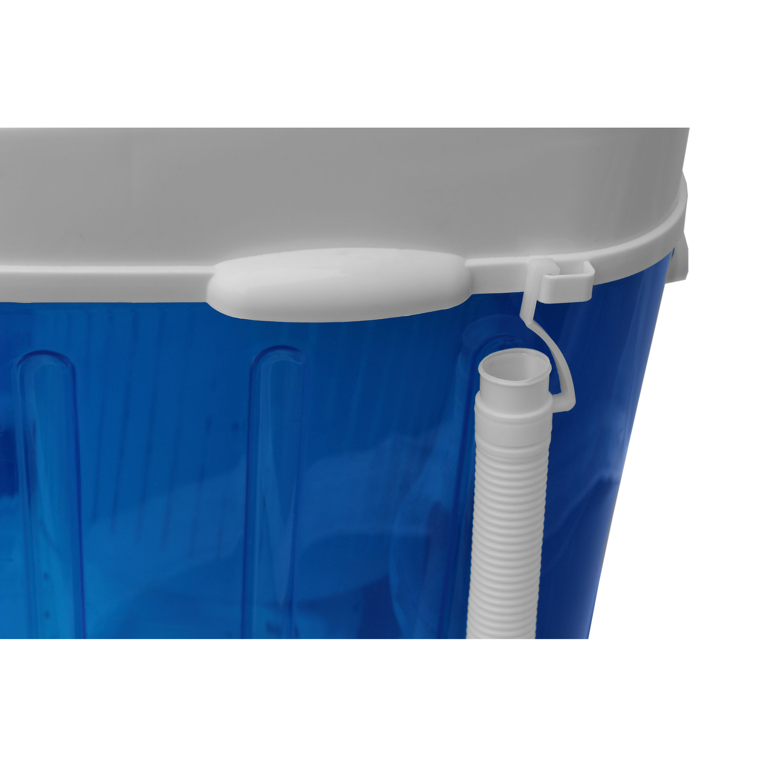 Fragment niebiesko-białej pralki pokazujący niebieską stronę i wąż spustowy.