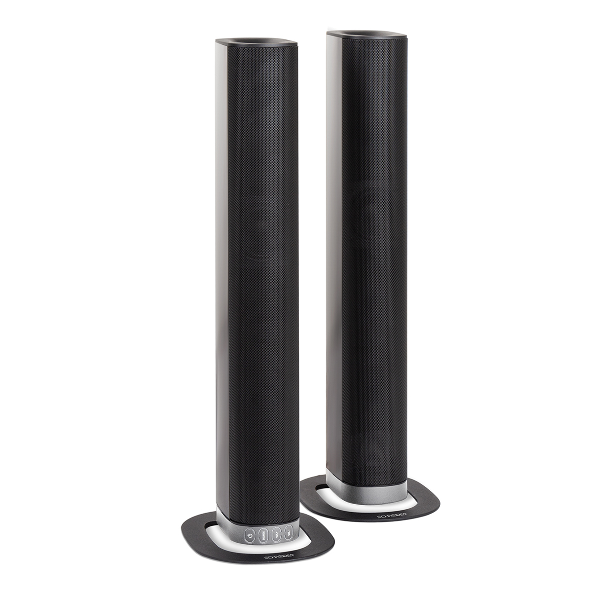 Dos altavoces negros altos con bases plateadas sobre un fondo blanco.