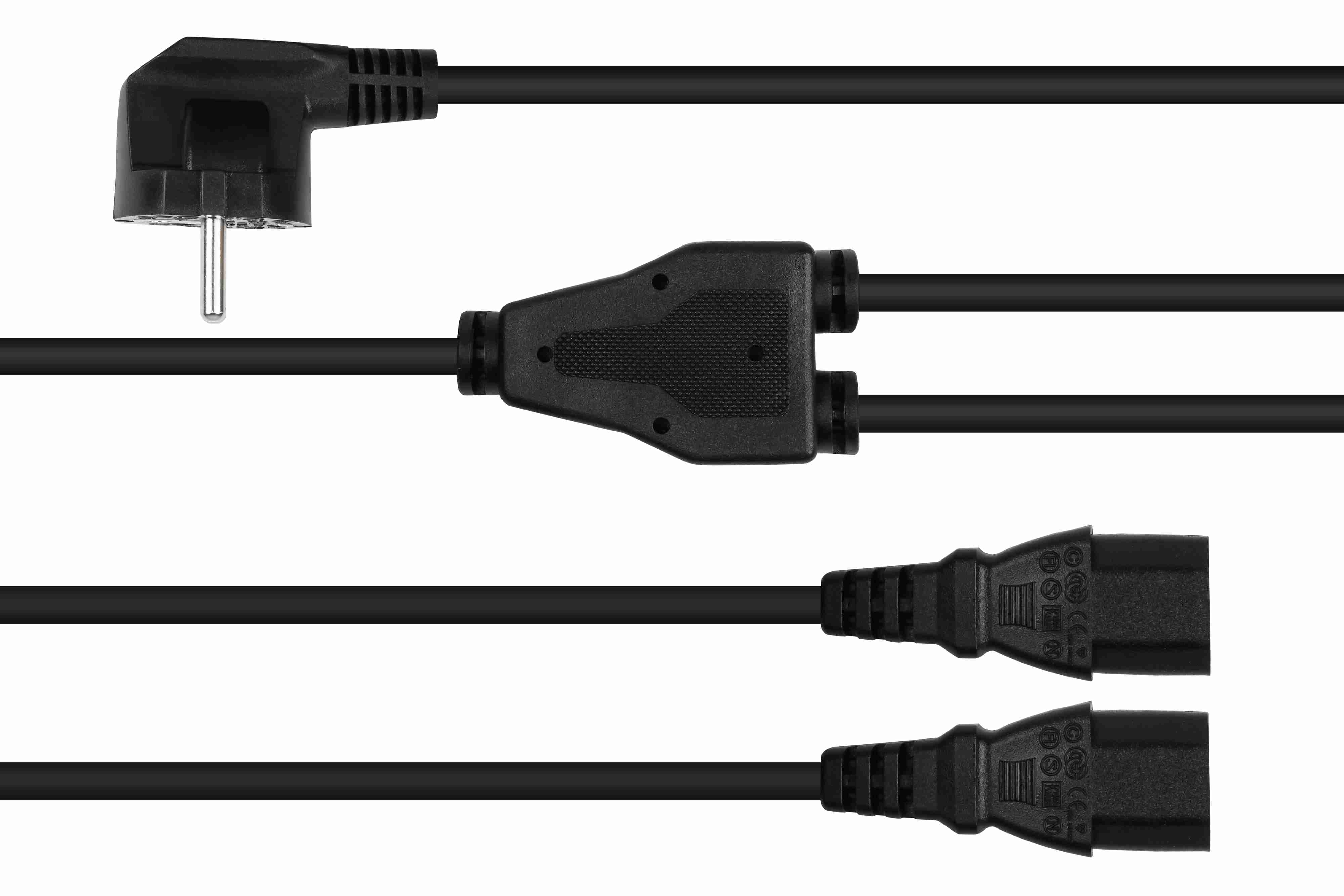 Schwarze Netzkabel mit Stecker, Splitter und zwei Buchsen auf weißem Hintergrund.