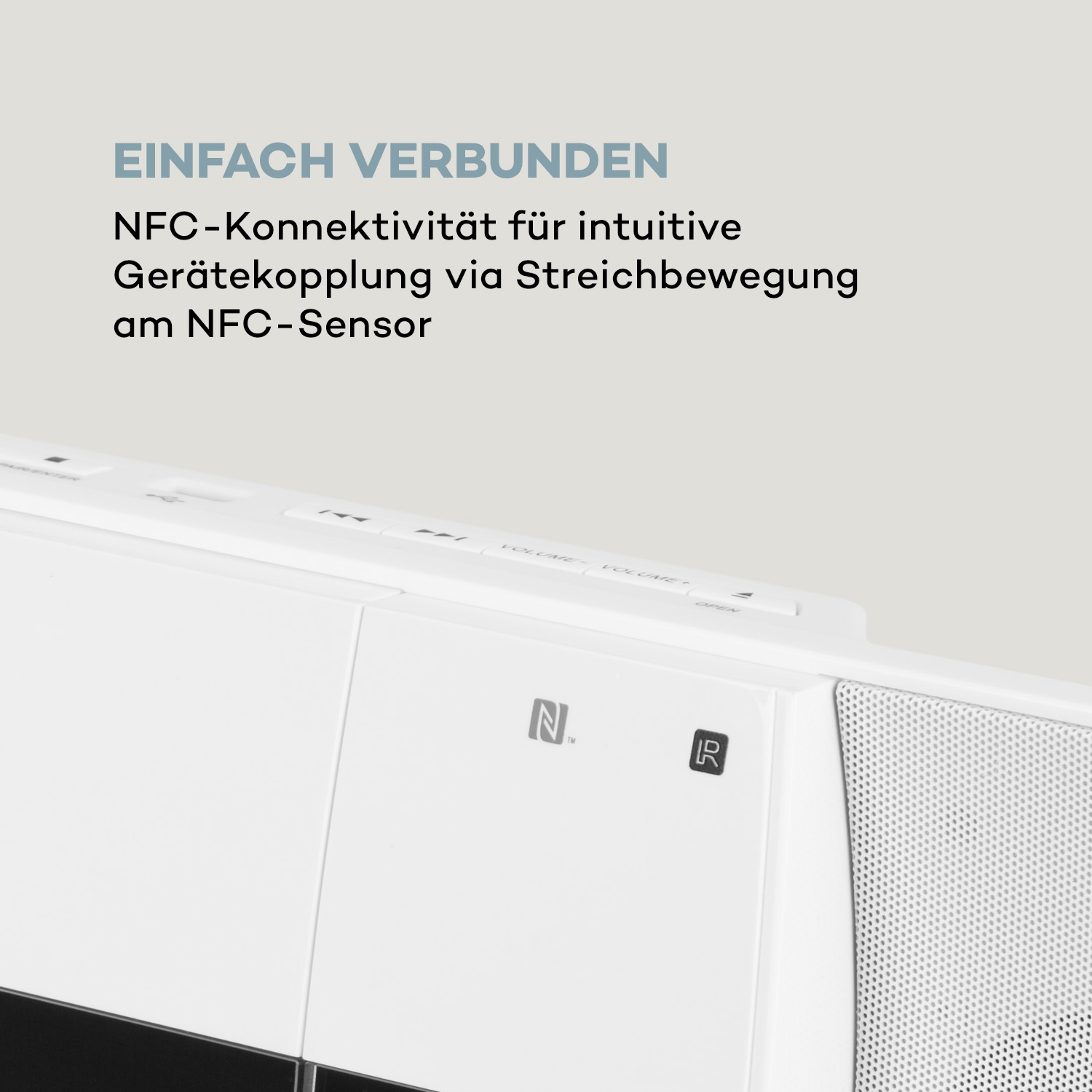 Weißer Lautsprecher mit NFC-Logo. Text: "Einfach verbunden", "Gerätekopplung via Streichbewegung am NFC-Sensor".