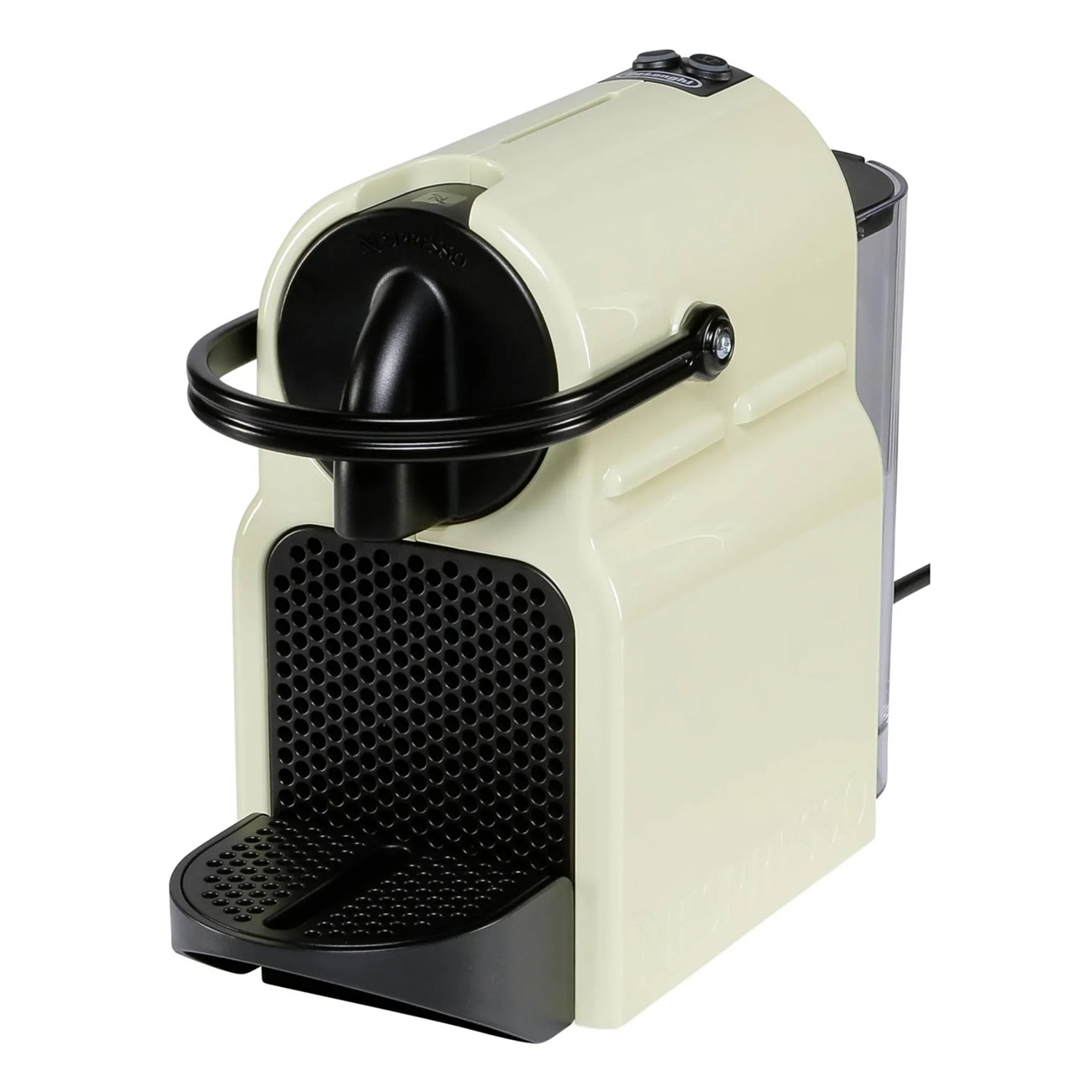 Kremowy ekspres do kawy Nespresso z czarnym uchwytem i tacką ociekową. Białe tło.