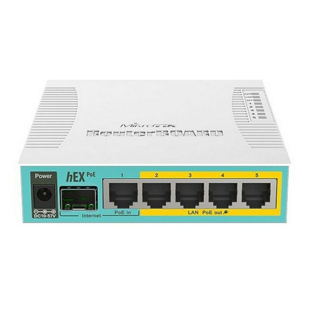 Enrutador MikroTik blanco con puertos. Adaptador de corriente negro visible.
