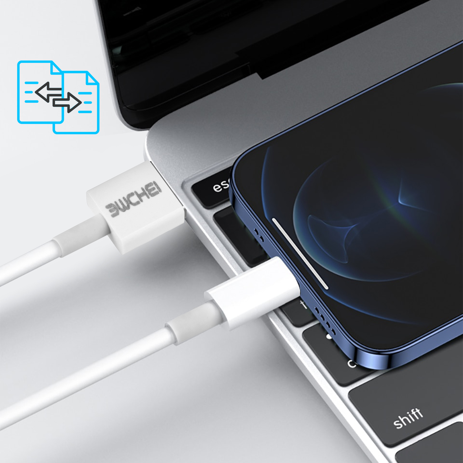 Telefon über ein weißes Kabel mit einem Laptop verbunden. Datenübertragungssymbol.