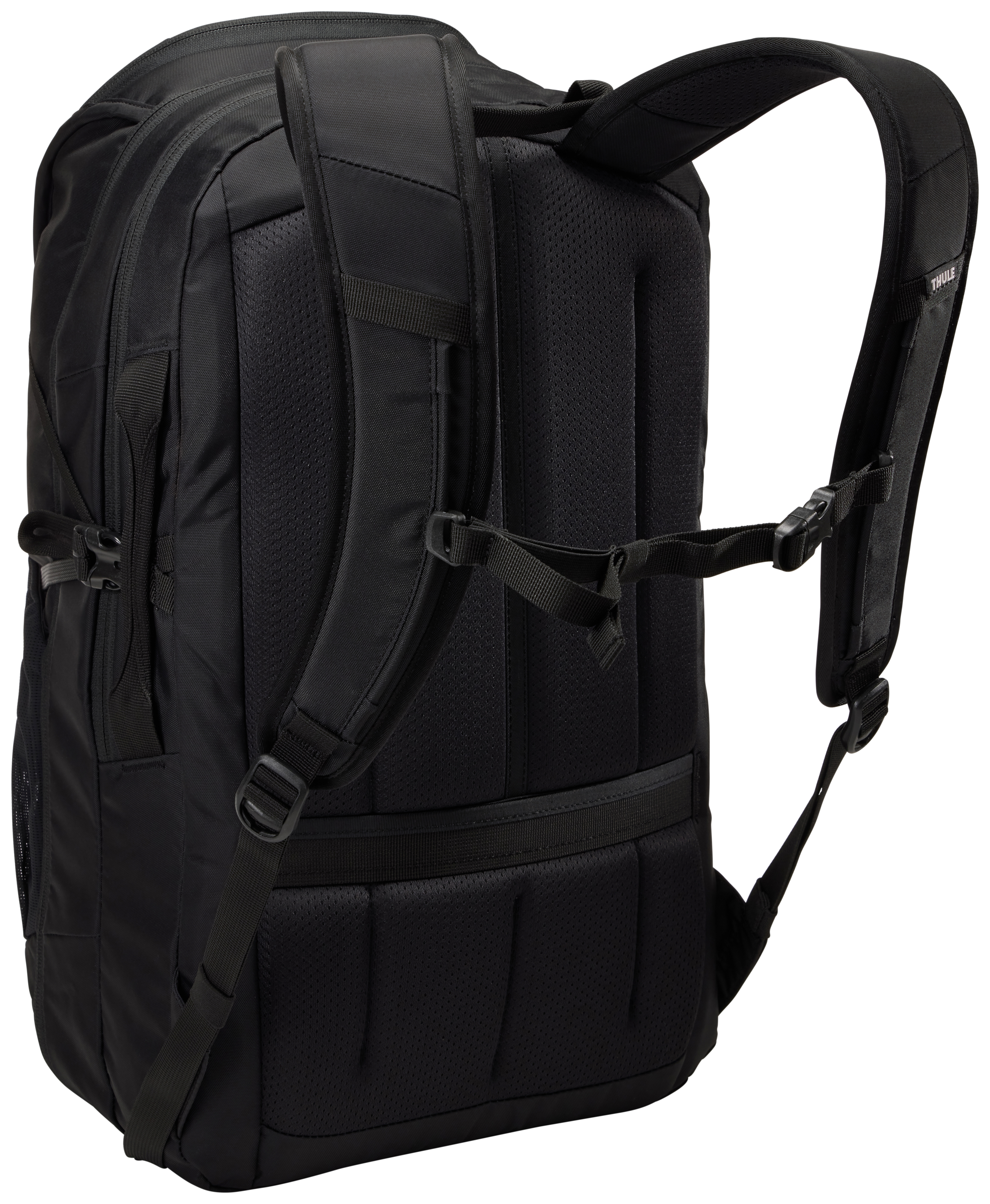 Schwarzer Rucksack mit mehreren Fächern und Gurten, von hinten betrachtet. Thule-Branding ist sichtbar.