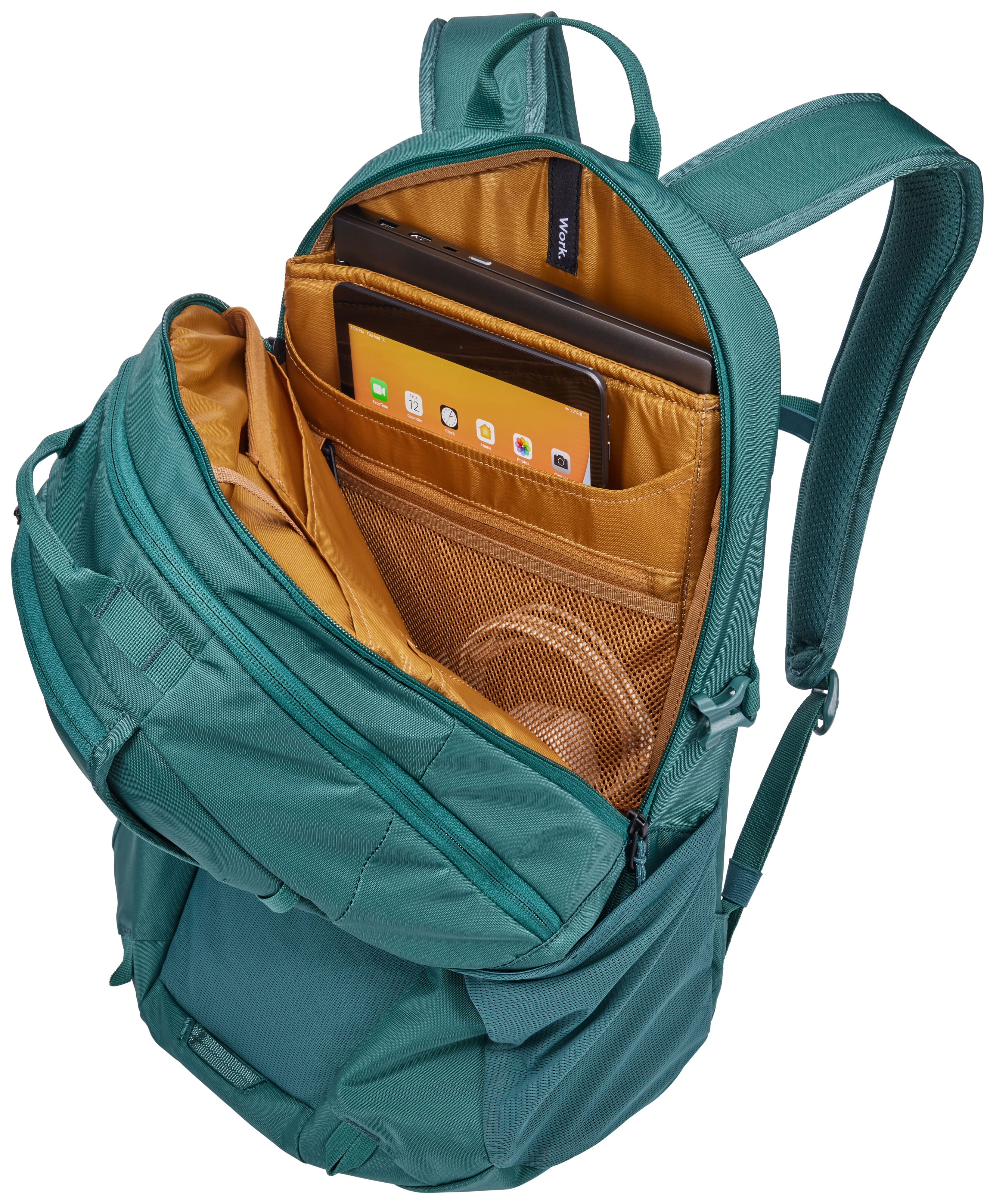 Offener tealfarbener Rucksack mit Laptop und Tablet. Mehrere Taschen und ein oberer Griff.