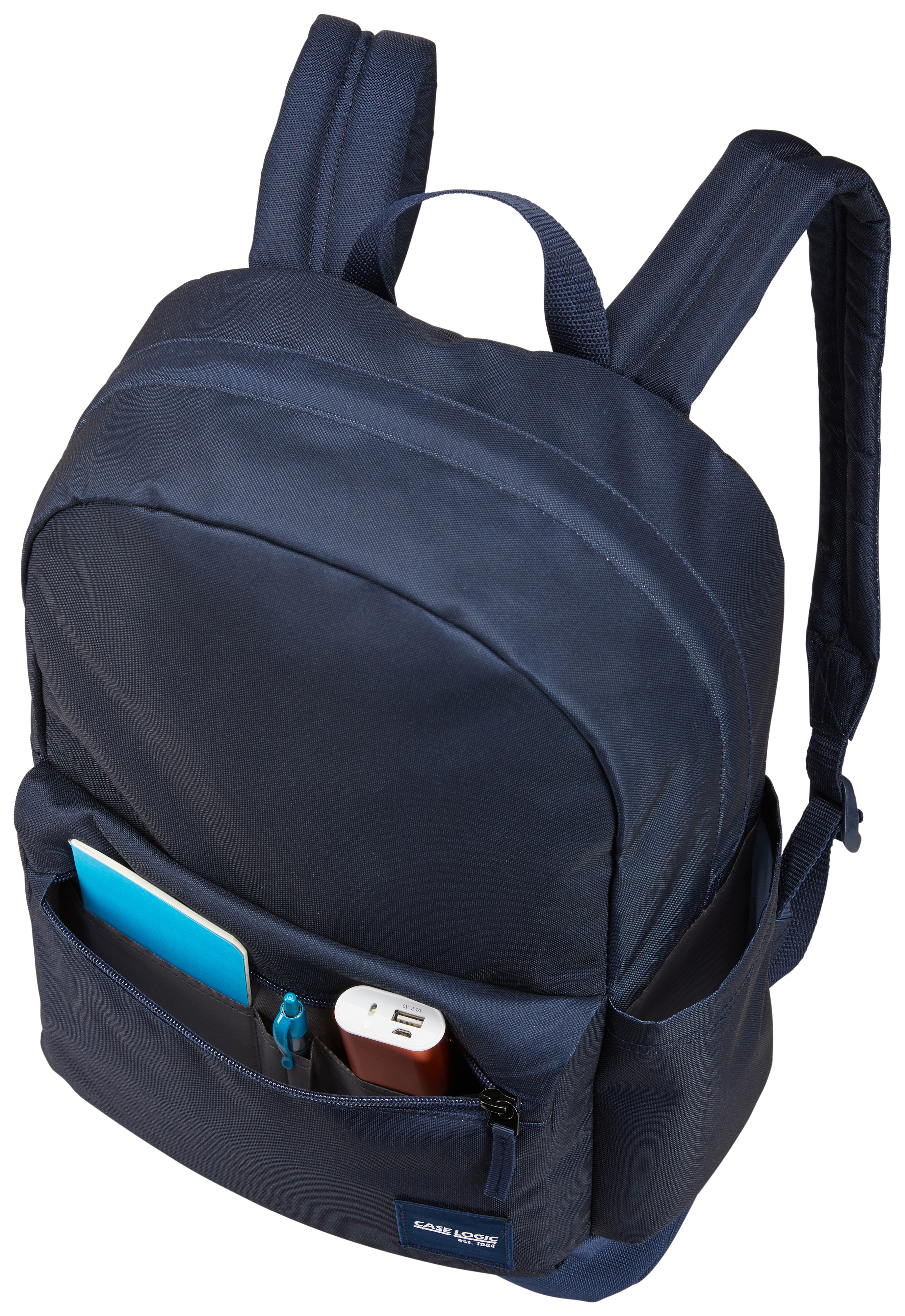 Marineblauer Rucksack mit Vordertasche. Geöffnet, zeigt Tablet, Stift und kleine Powerbank.