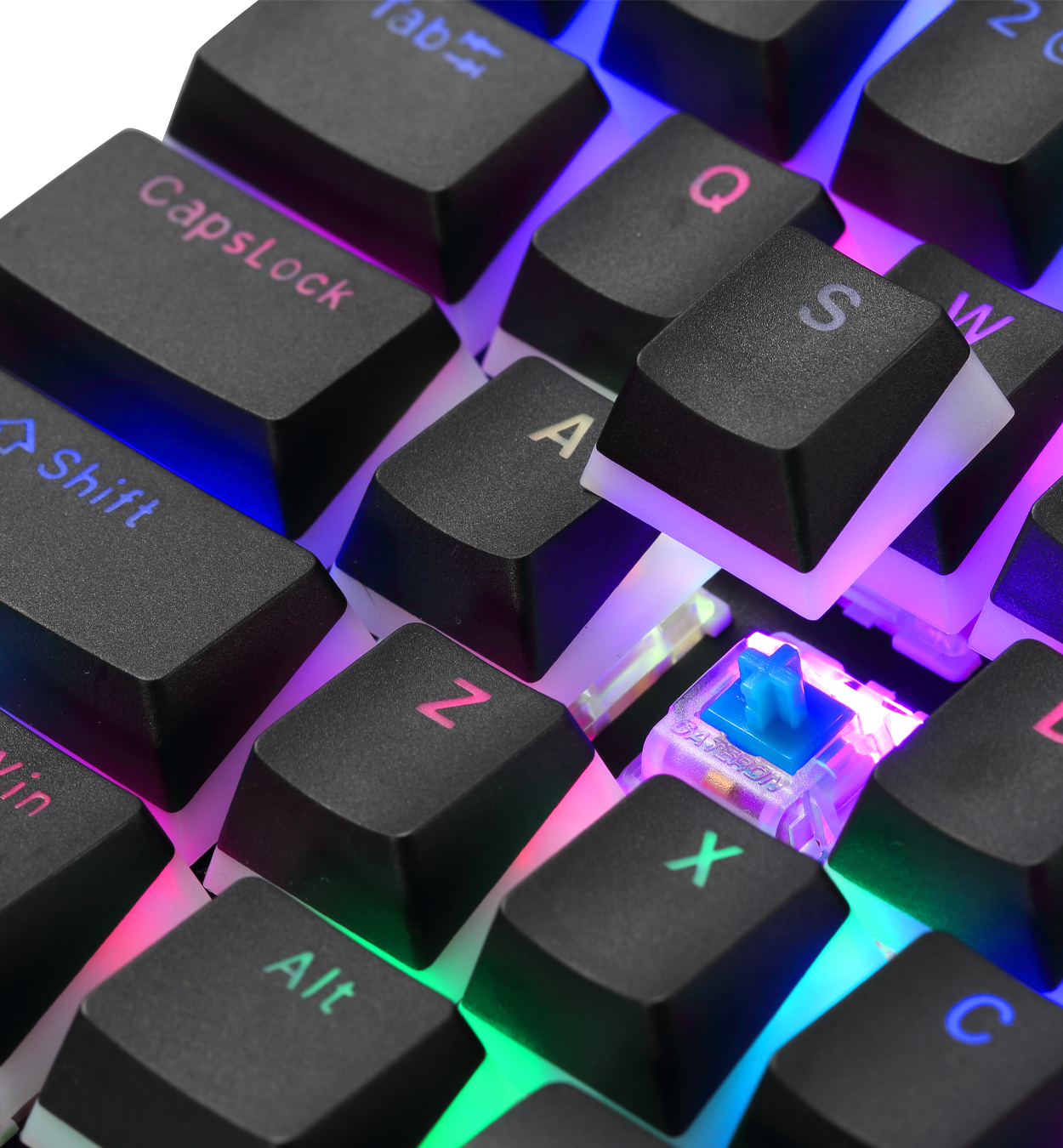 Primer plano de teclas de teclado. Teclas negras con letras blancas. Iluminación colorida. Fondo blanco.