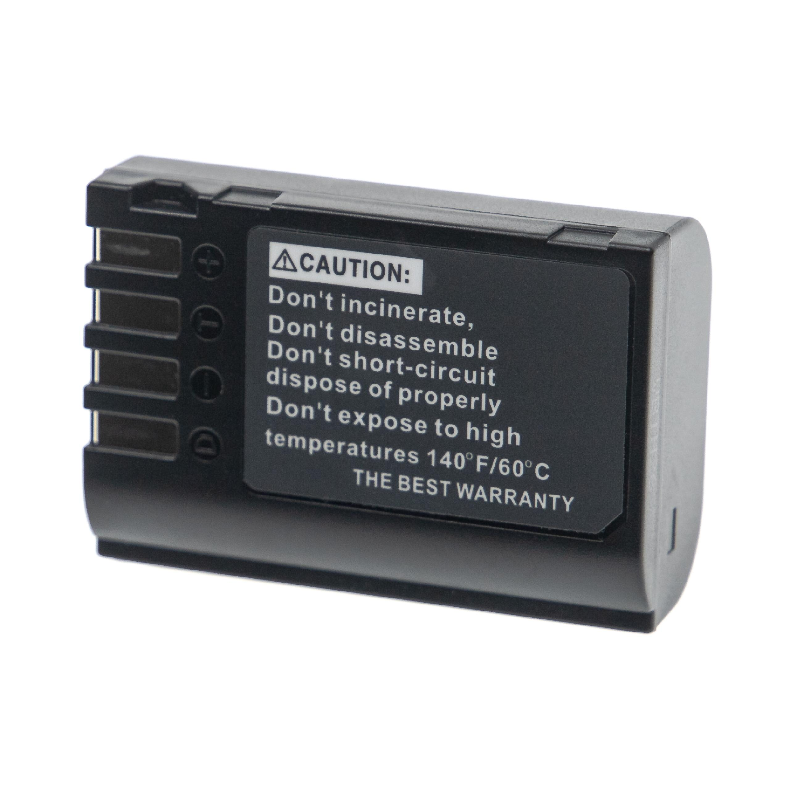 Schwarze Batterie mit Warnhinweisen. Weißer Hintergrund.
