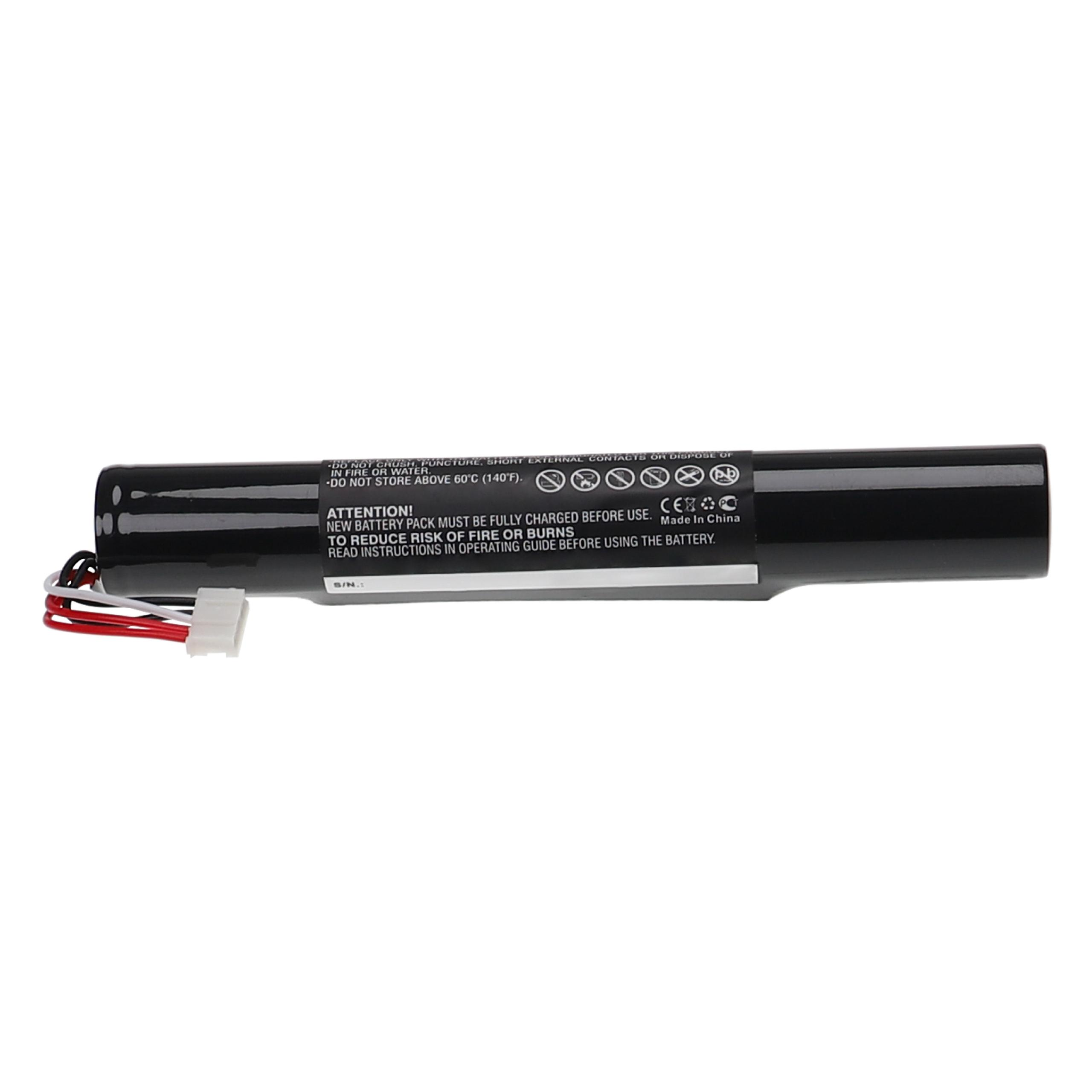Schwarze Batterie mit Drähten und Anschluss auf weißem Hintergrund.