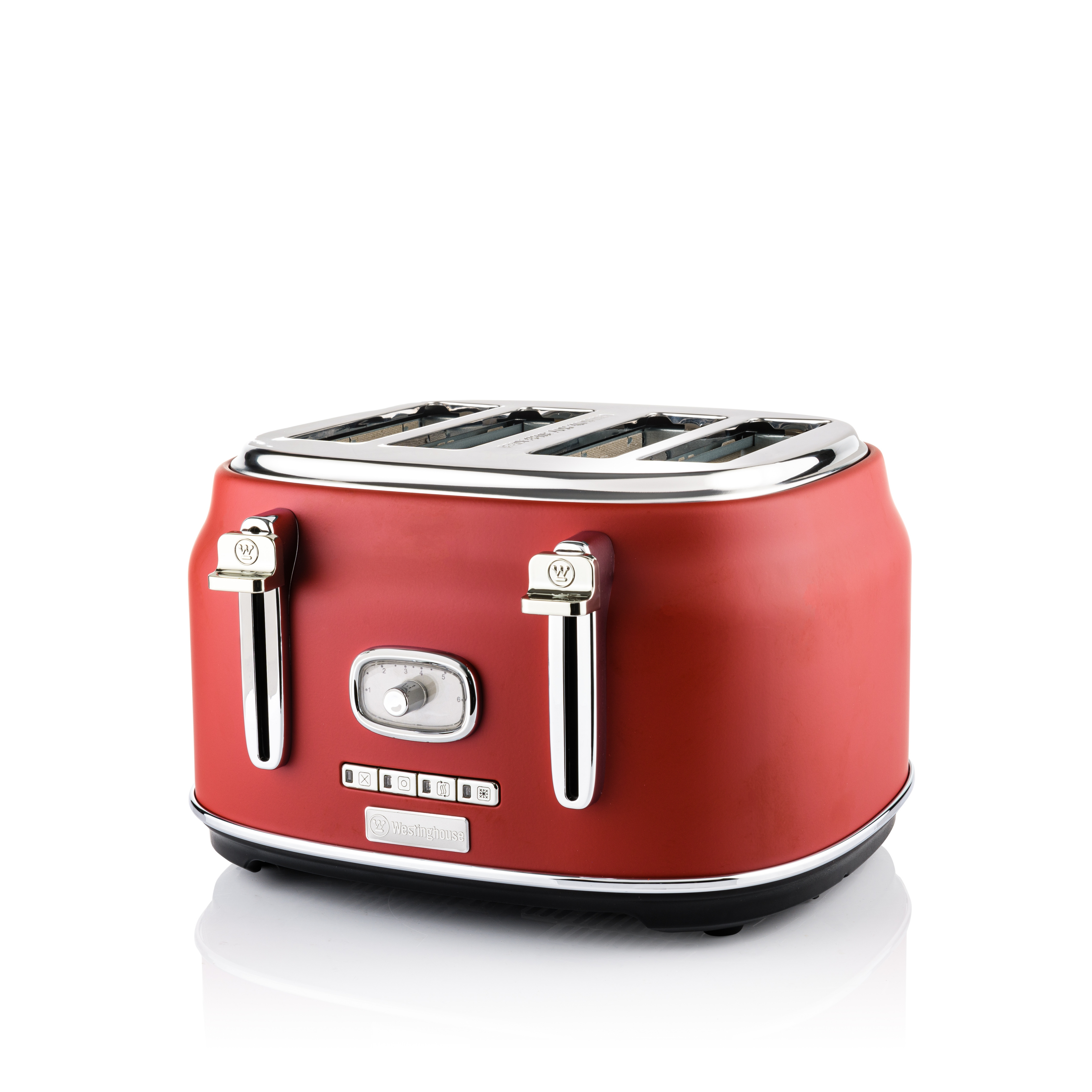 Roter Toaster mit vier Schlitzen, silbernen Akzenten und einem Drehregler. Weißer Hintergrund. Der Toaster ist zentriert.