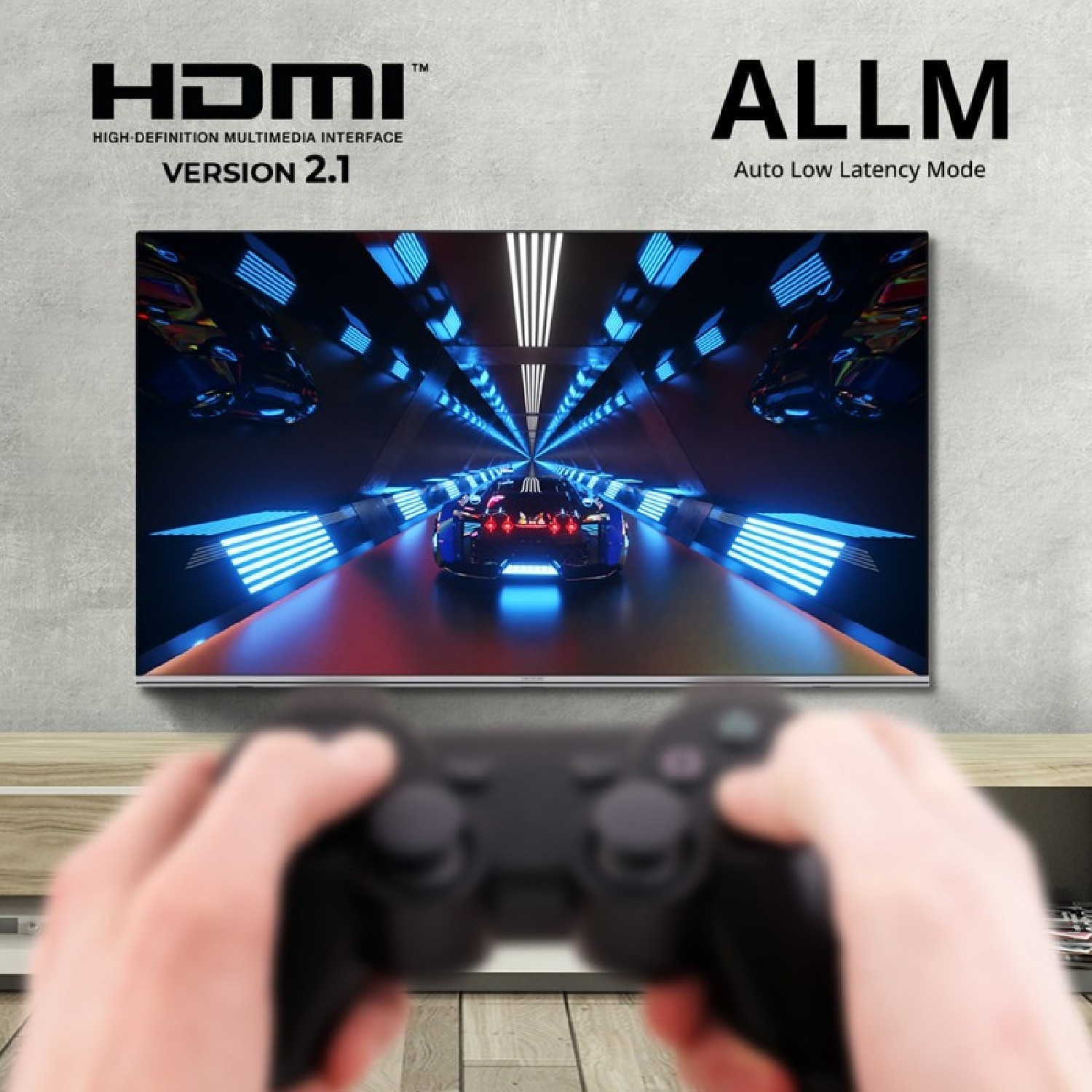 Osoba trzymająca czarny kontroler, patrząca na telewizor z wyścigiem samochodowym z niebieskimi światłami.