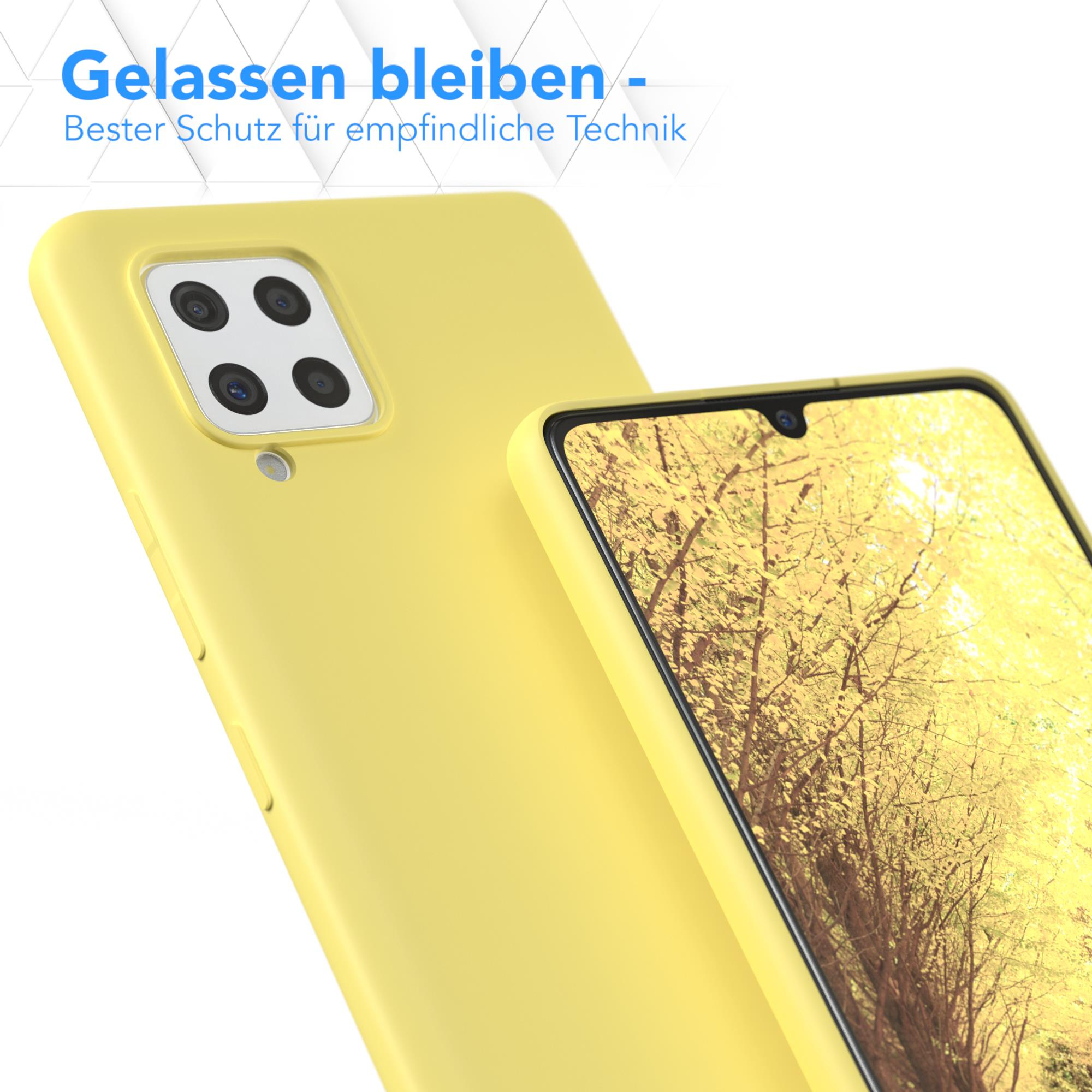 Gelbe Handyhülle auf dem Telefon. Das Telefon zeigt einen gelben Hintergrund. Gelbe Hülle.