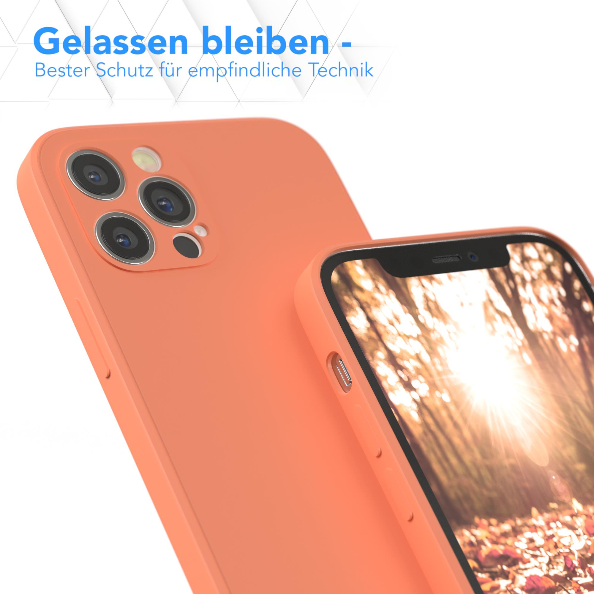 Orangene Handyhülle mit Telefon. Hintergrund zeigt Blätter.