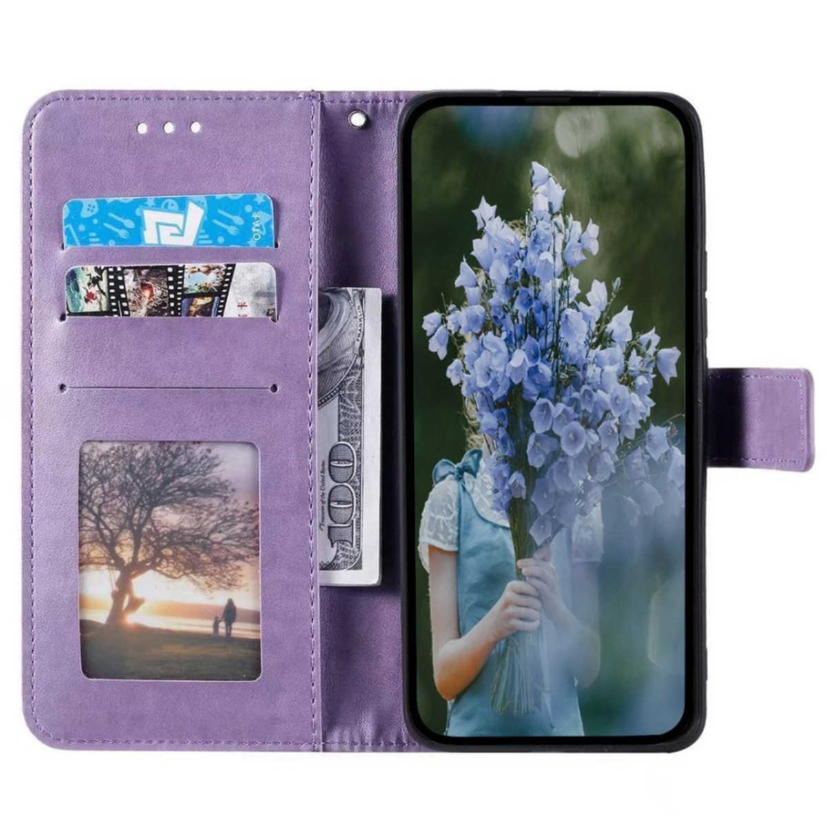 Geöffnete lila Handyhülle mit Karten, Geld und einem Foto. Telefon zeigt Blumen.