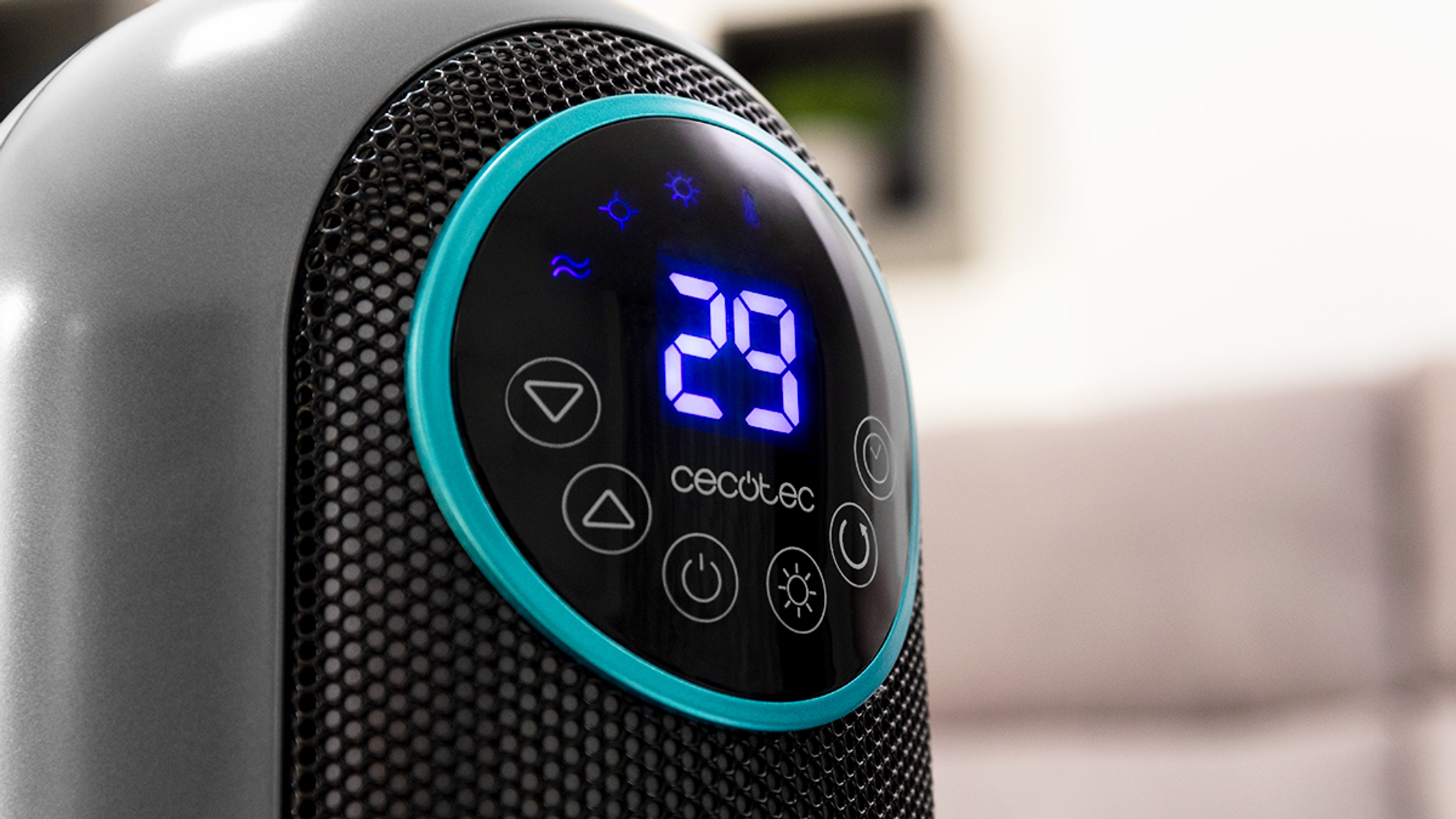 Zbliżenie wentylatora powietrza Ceotec z cyfrowym wyświetlaczem pokazującym 29.