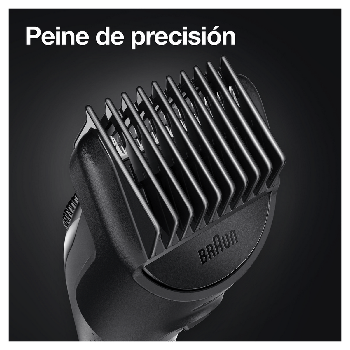 Primer plano del cabezal de una recortadora de barba Braun negra con peines de precisión.