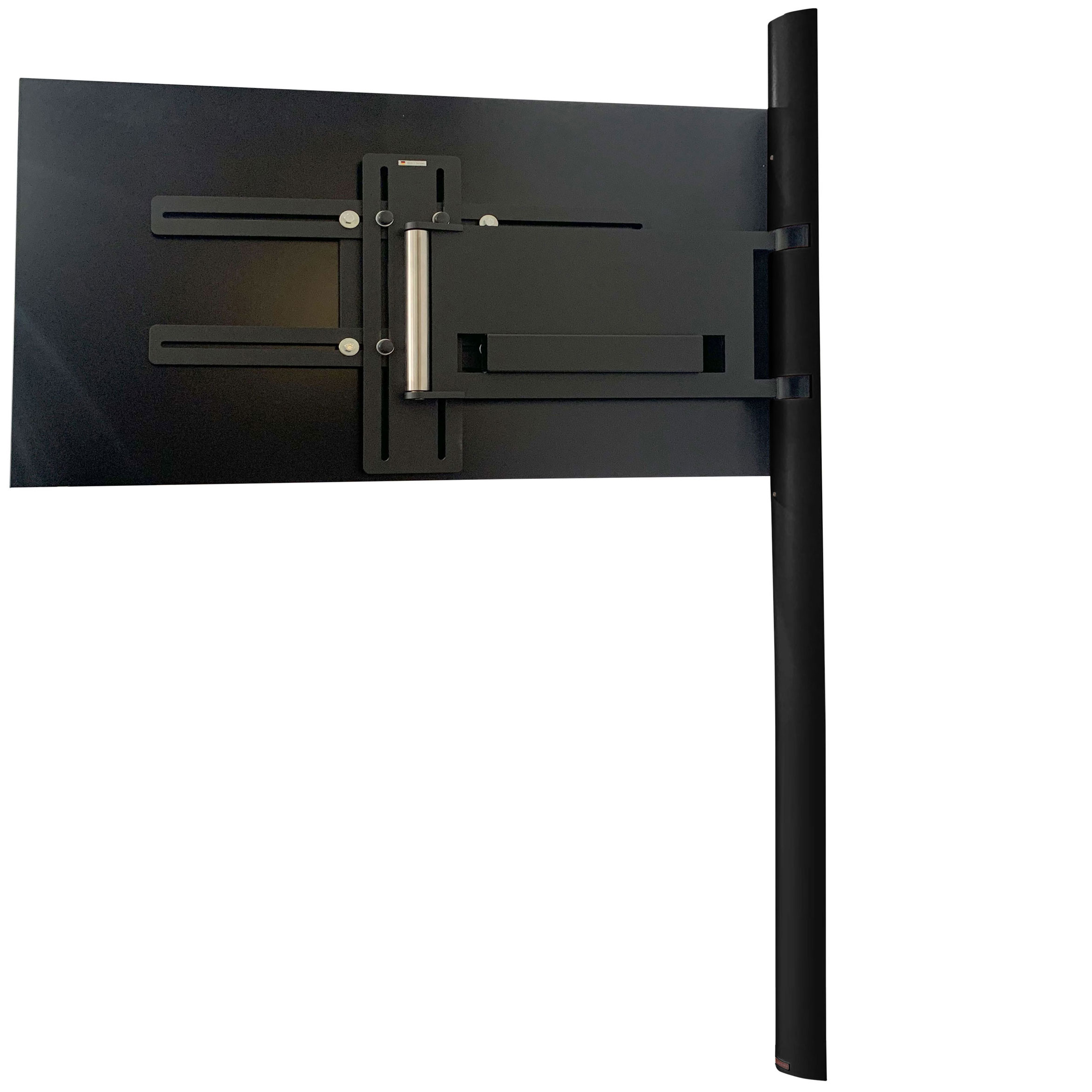 Eine schwarze TV-Halterung aus Metall, die an einer schwarzen Stange befestigt ist, isoliert auf weißem Hintergrund.