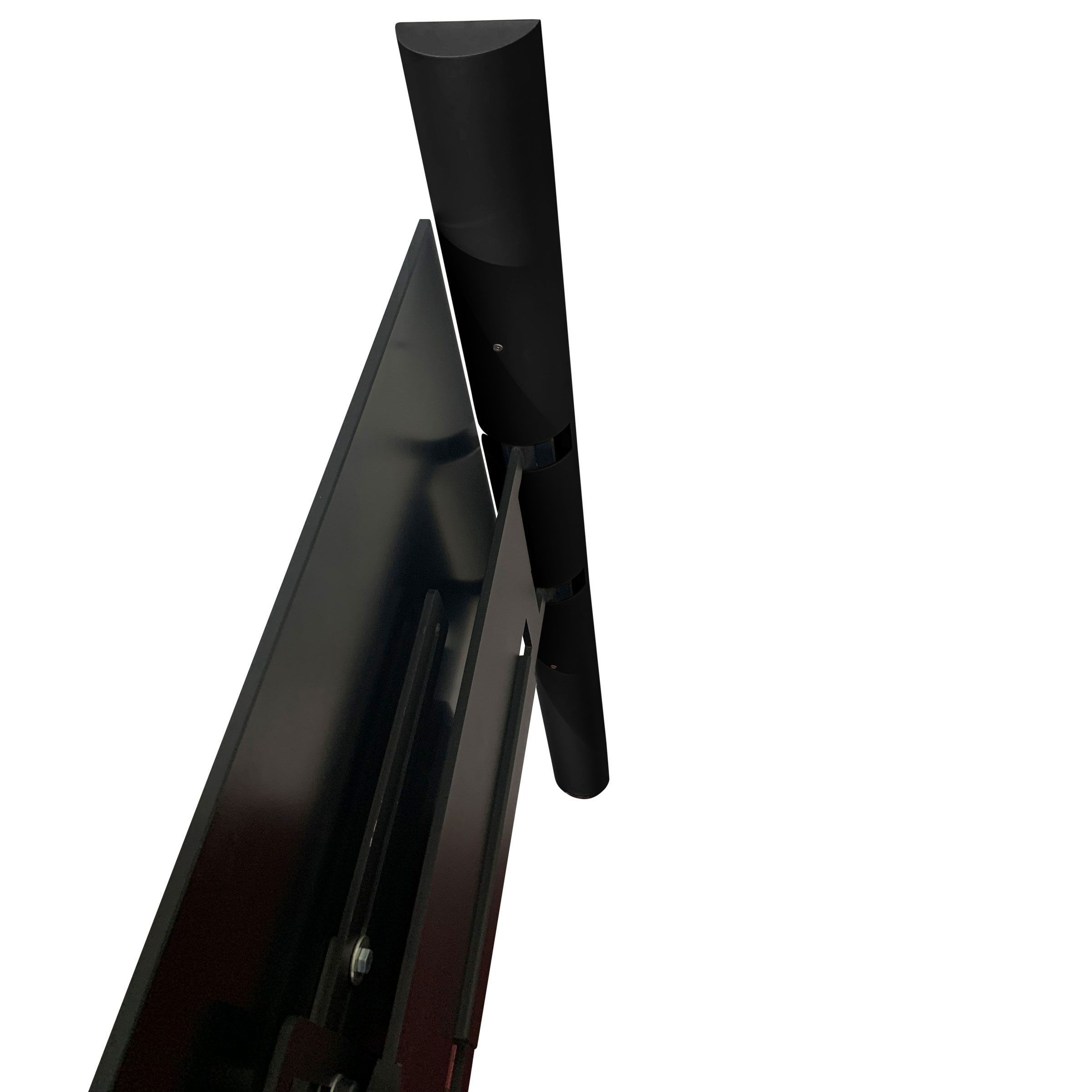 Schwarzer TV-Ständer mit modernem Design, vor weißer Wand.