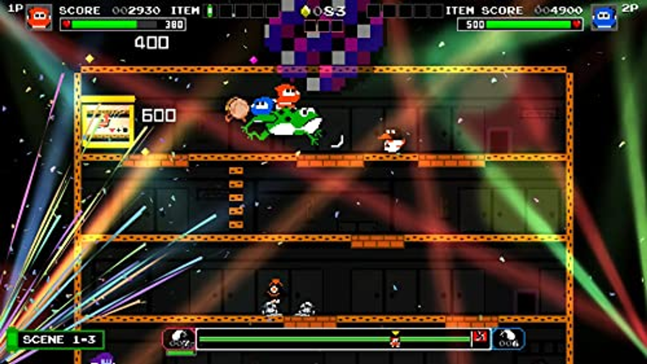 Videogioco retrò con un livello pixelato, personaggi e visualizzazione del punteggio.