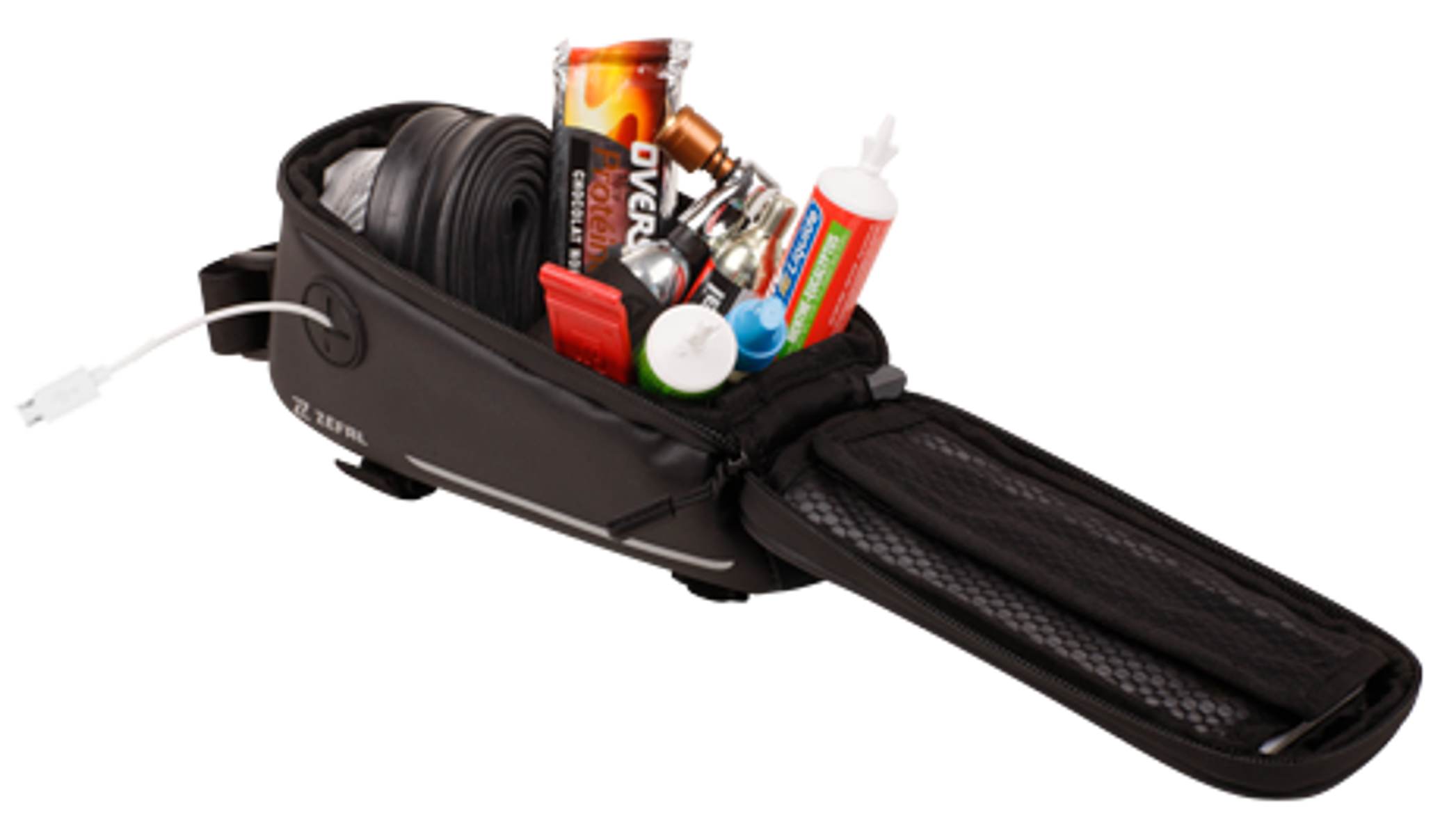Eine schwarze Fahrradtasche, offen, gefüllt mit Gegenständen wie einem Reifen, Snacks und einem Schlauch.