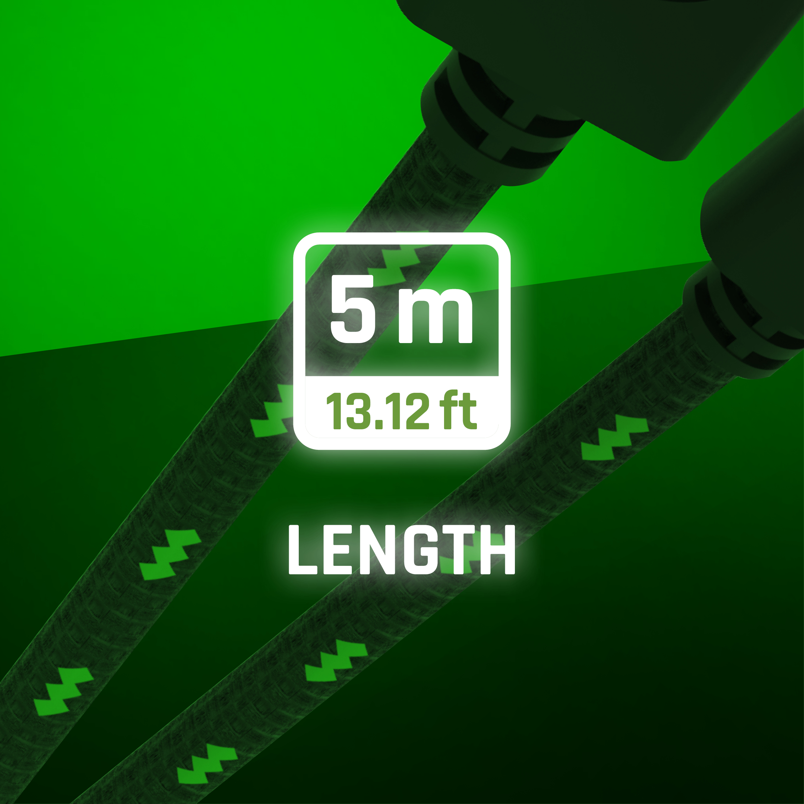 Grünes Kabel mit weißem Textfeld, das die Länge von 5 Metern und 13,12 Fuß anzeigt, grüner Hintergrund.