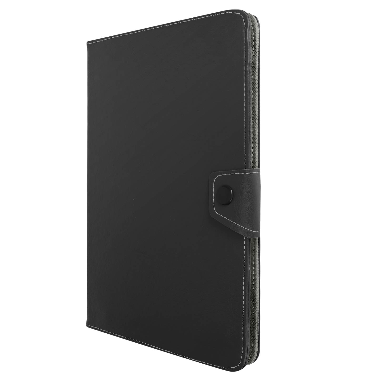 Una custodia per tablet in pelle nera con chiusura a bottone, isolata su bianco.