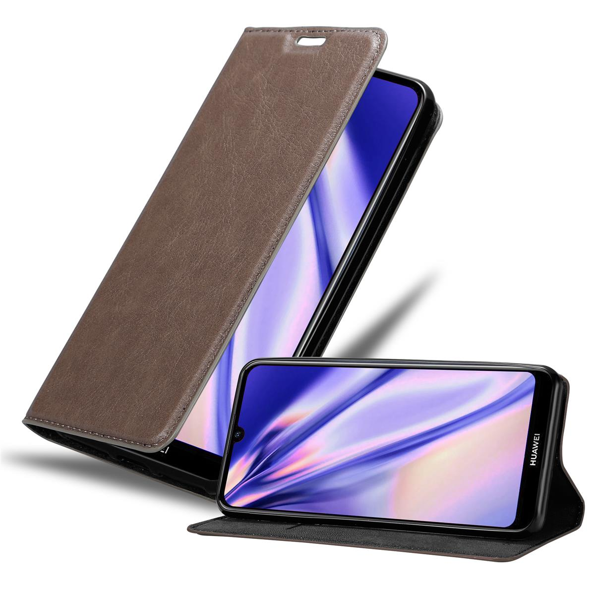 Braune Handyhülle mit einem Telefon darin. Weißer Hintergrund.