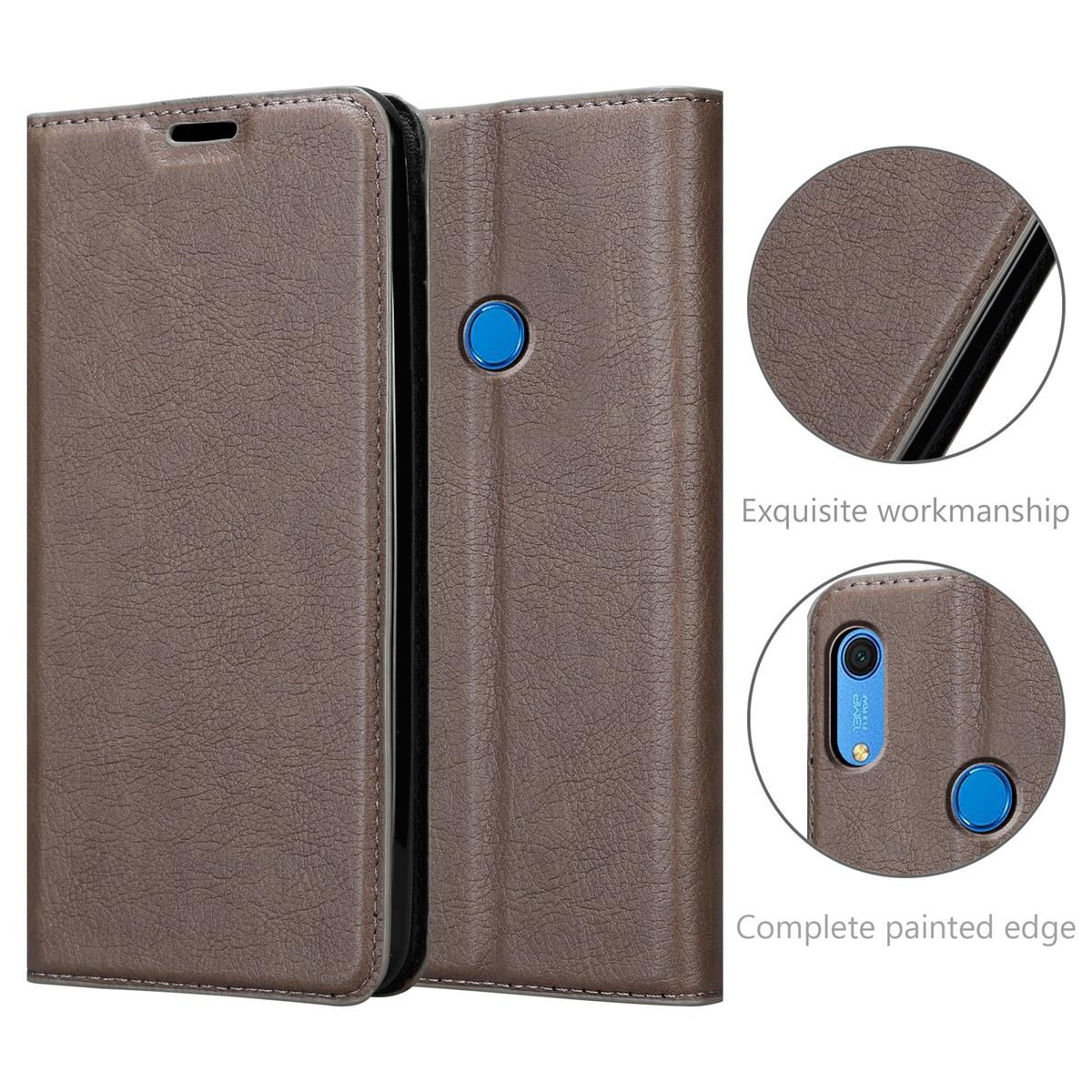 Eine braune Handyhülle, geöffnet, um das Telefon zu zeigen. Details zeigen Handwerkskunst.