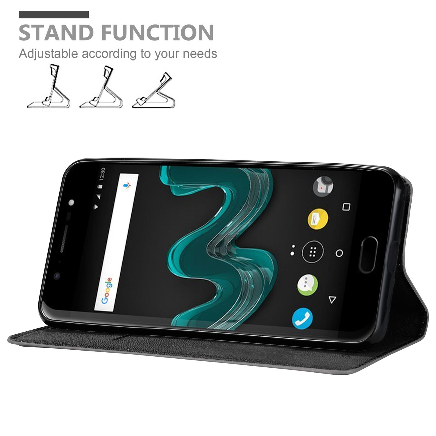 Schwarze Handyhülle mit Telefon im Inneren, das den Bildschirm zeigt. Einstellbare Standfunktion ist sichtbar.
