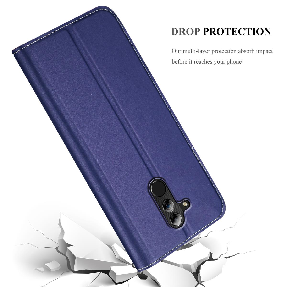 Custodia blu per telefono con telefono. Le crepe suggeriscono impatto.