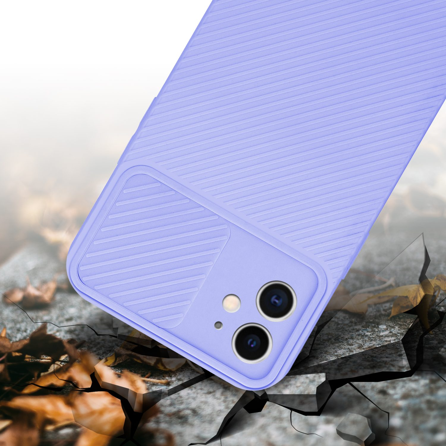 Custodia per telefono azzurra su una superficie incrinata, primo piano dell'area della fotocamera.
