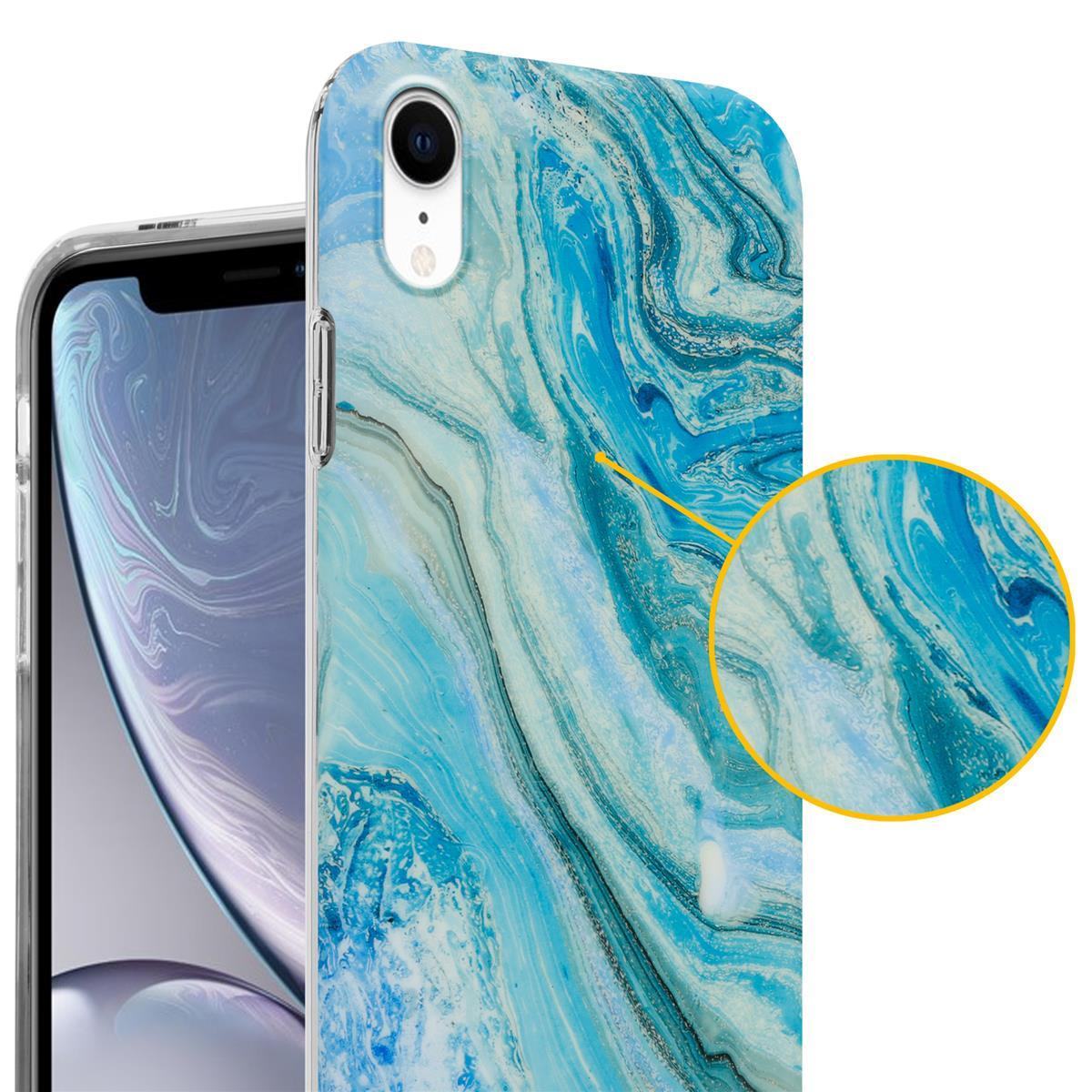 Custodia per telefono con un design a marmo blu. Un primo piano del design con un cerchio giallo.