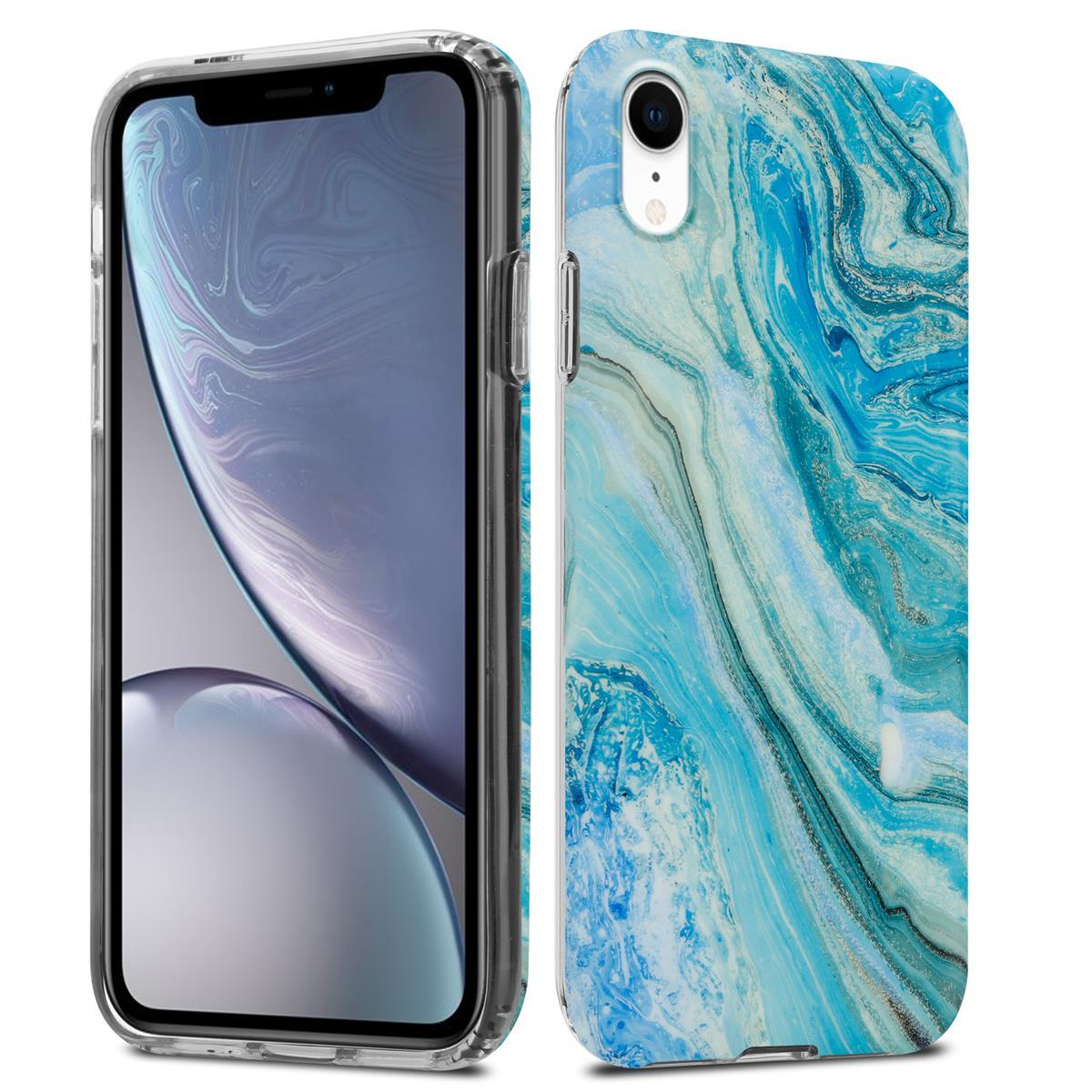 iPhone in una custodia trasparente con un design a marmo blu sul retro.