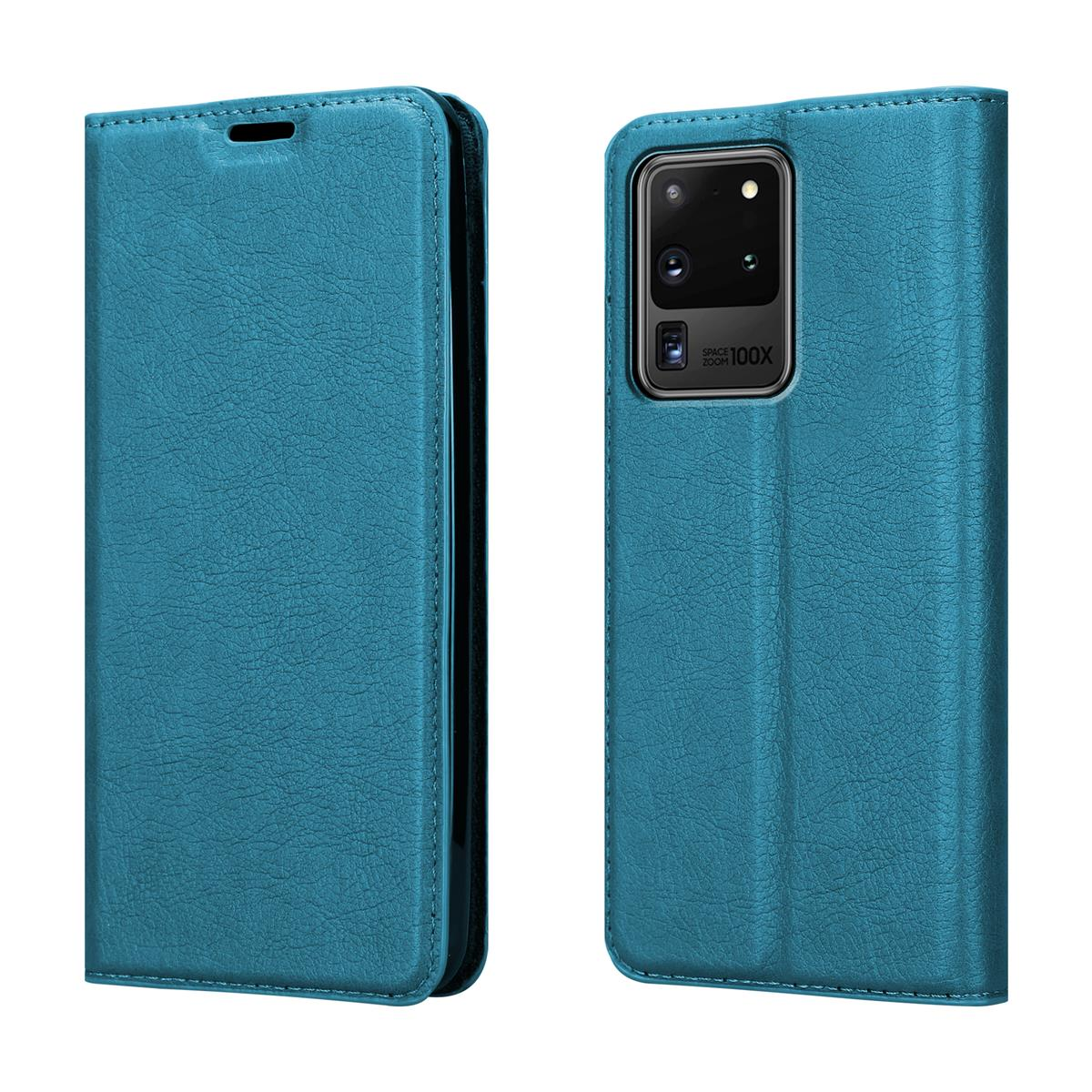 Eine türkisfarbene Handyhülle, offen, um ein Telefon mit einem Dreifach-Kamera-Setup zu zeigen.