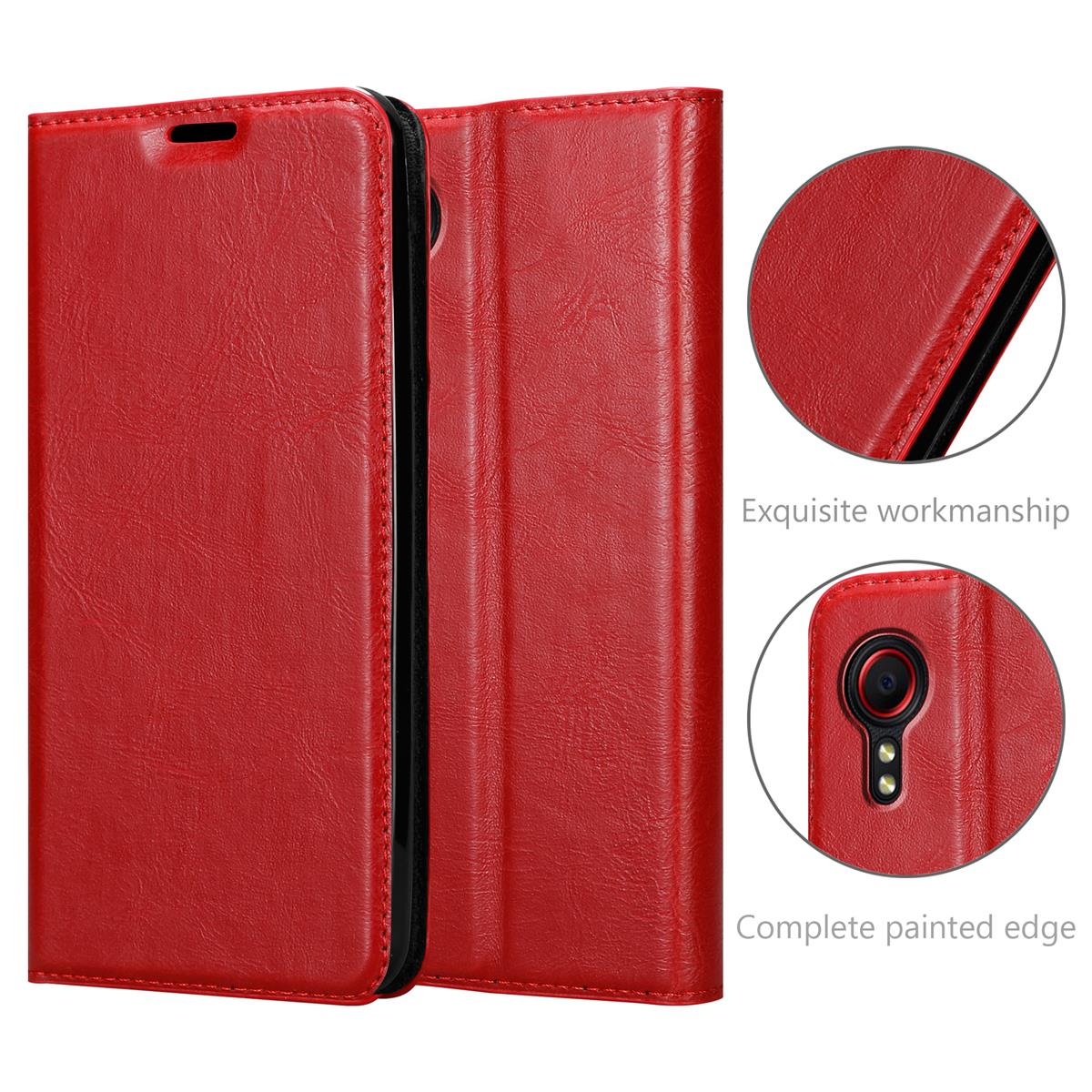 Rote Leder-Handyhülle. Geöffnet, Innenansicht. Weißer Hintergrund.