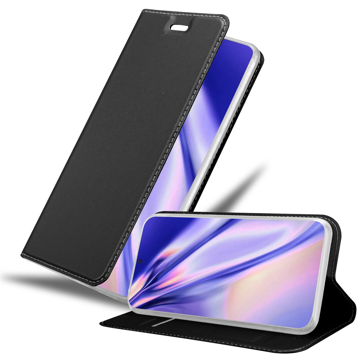 Schwarze Handyhülle, offen. Telefon in der Hülle offen und geschlossen gezeigt. Weiße Nähte akzentuieren das Schwarz.