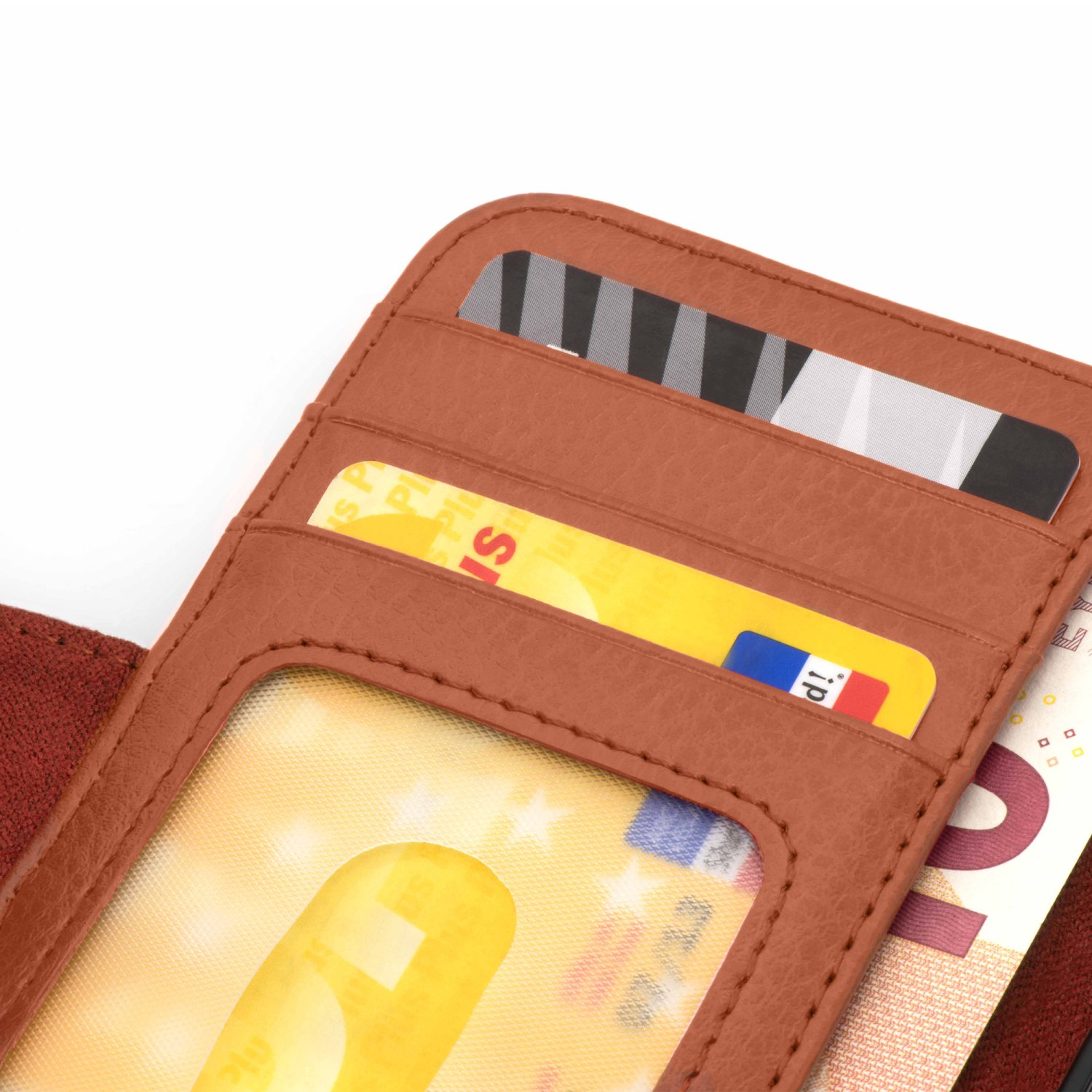 Nahaufnahme einer geöffneten braunen Brieftasche mit Kreditkarten und Bargeld. Fokus auf die Karten.