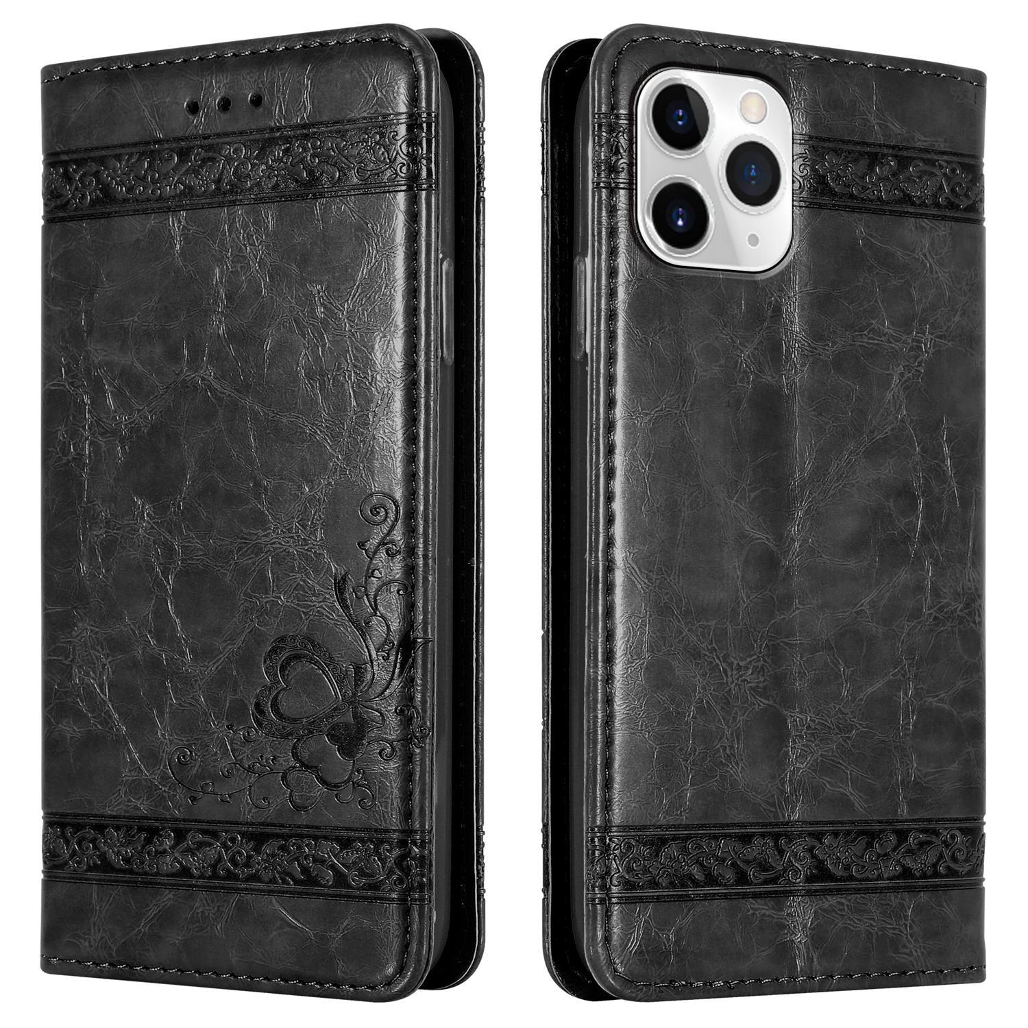 Eine schwarze Leder-Handyhülle, links geschlossen und rechts geöffnet, wobei das Telefon im Inneren zu sehen ist.