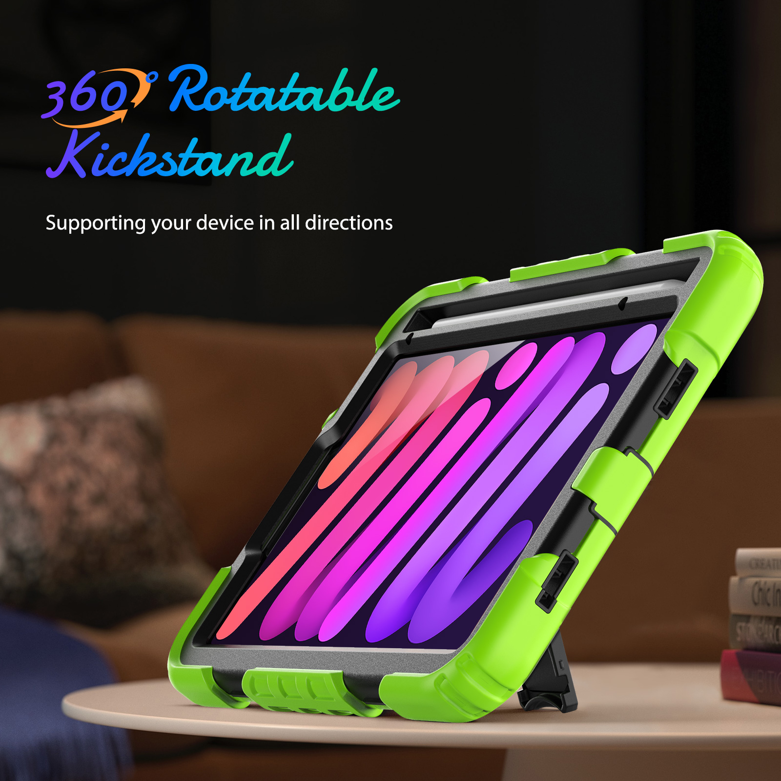 Tablet in limettengrüner Hülle mit Ständer. Hintergrund zeigt Wohnzimmer.